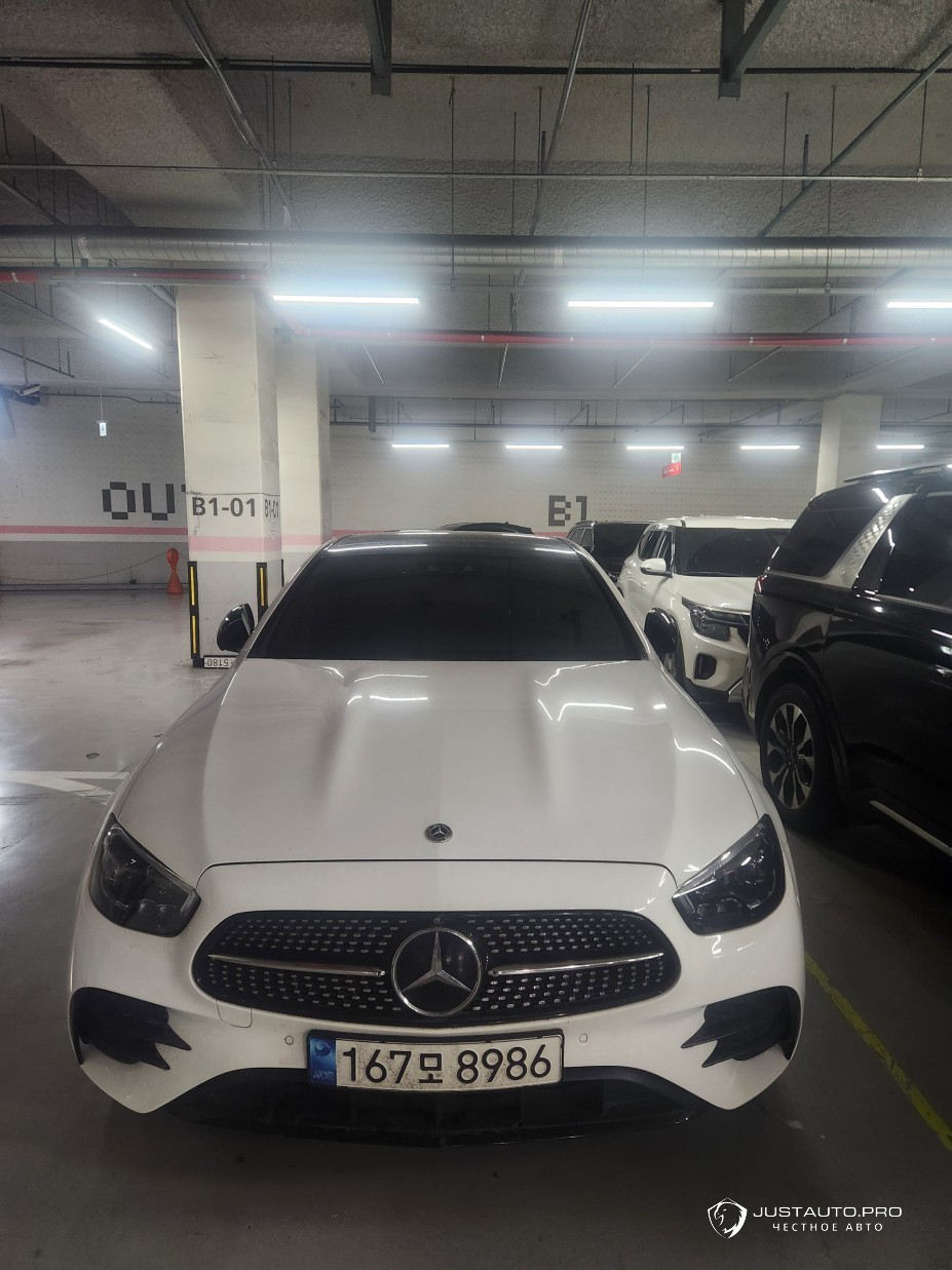 Автомобиль Mercedes-Benz E-Class