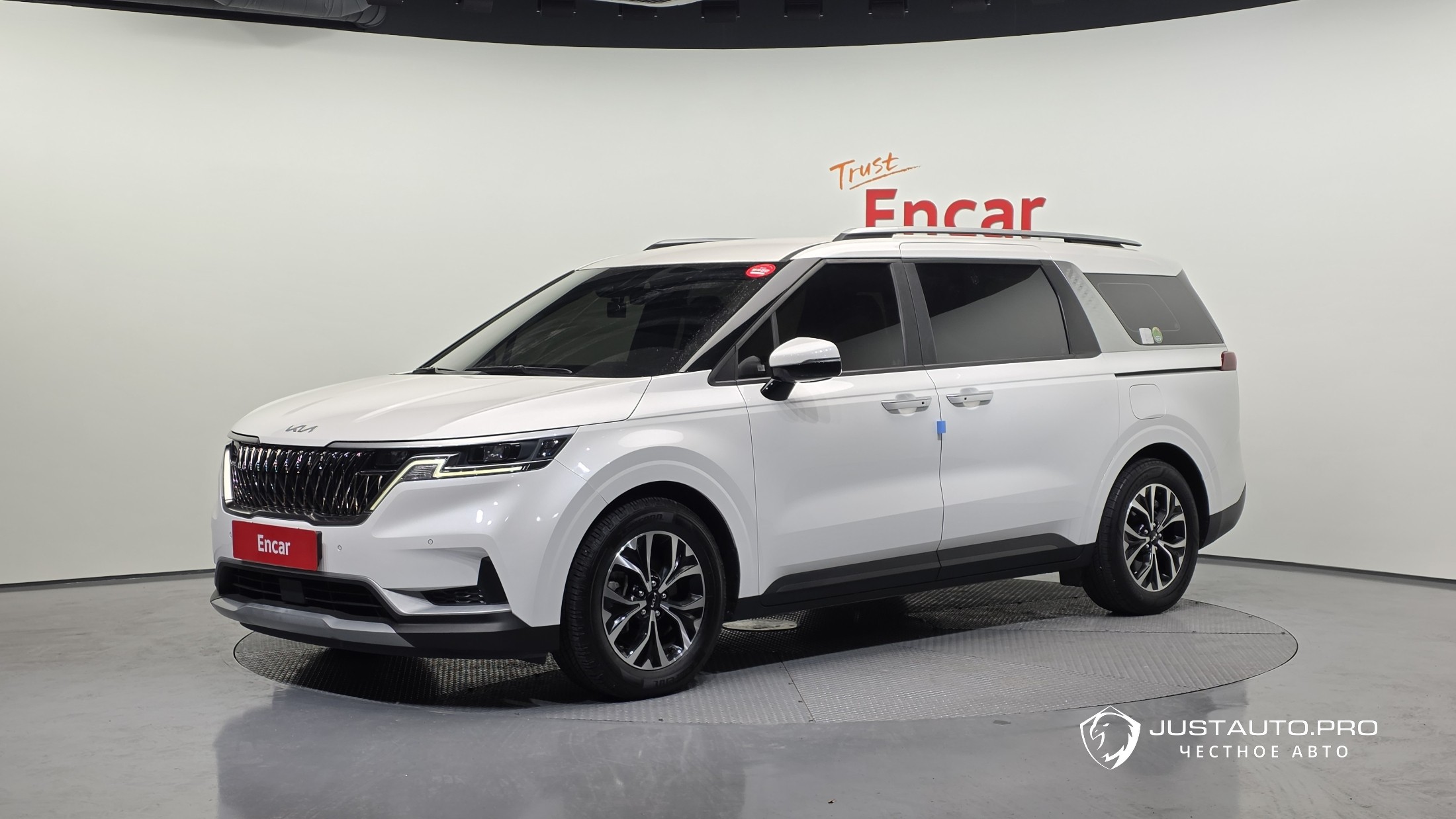 Автомобиль Kia Canival