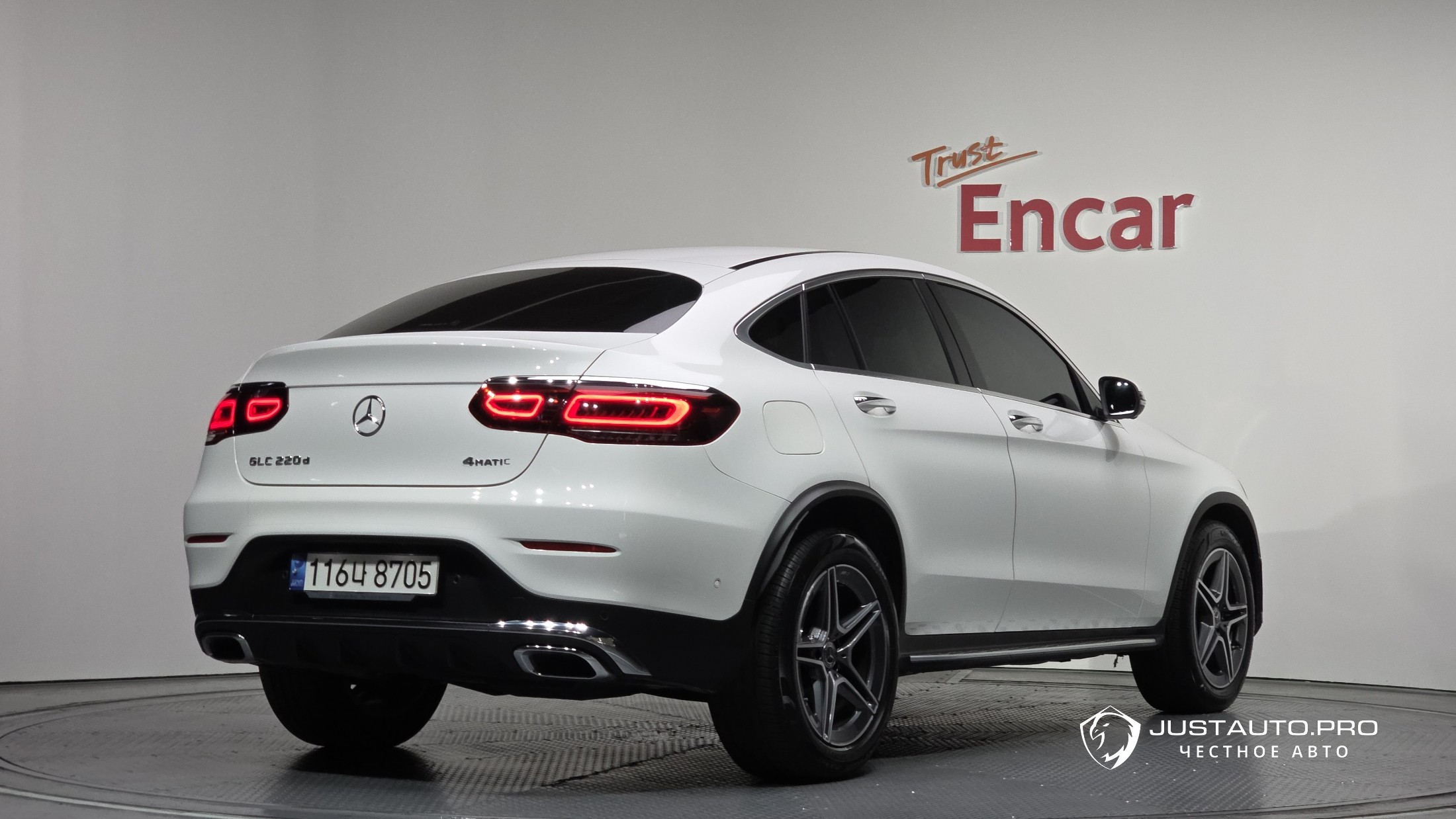 Автомобиль Mercedes-Benz GLC-Class