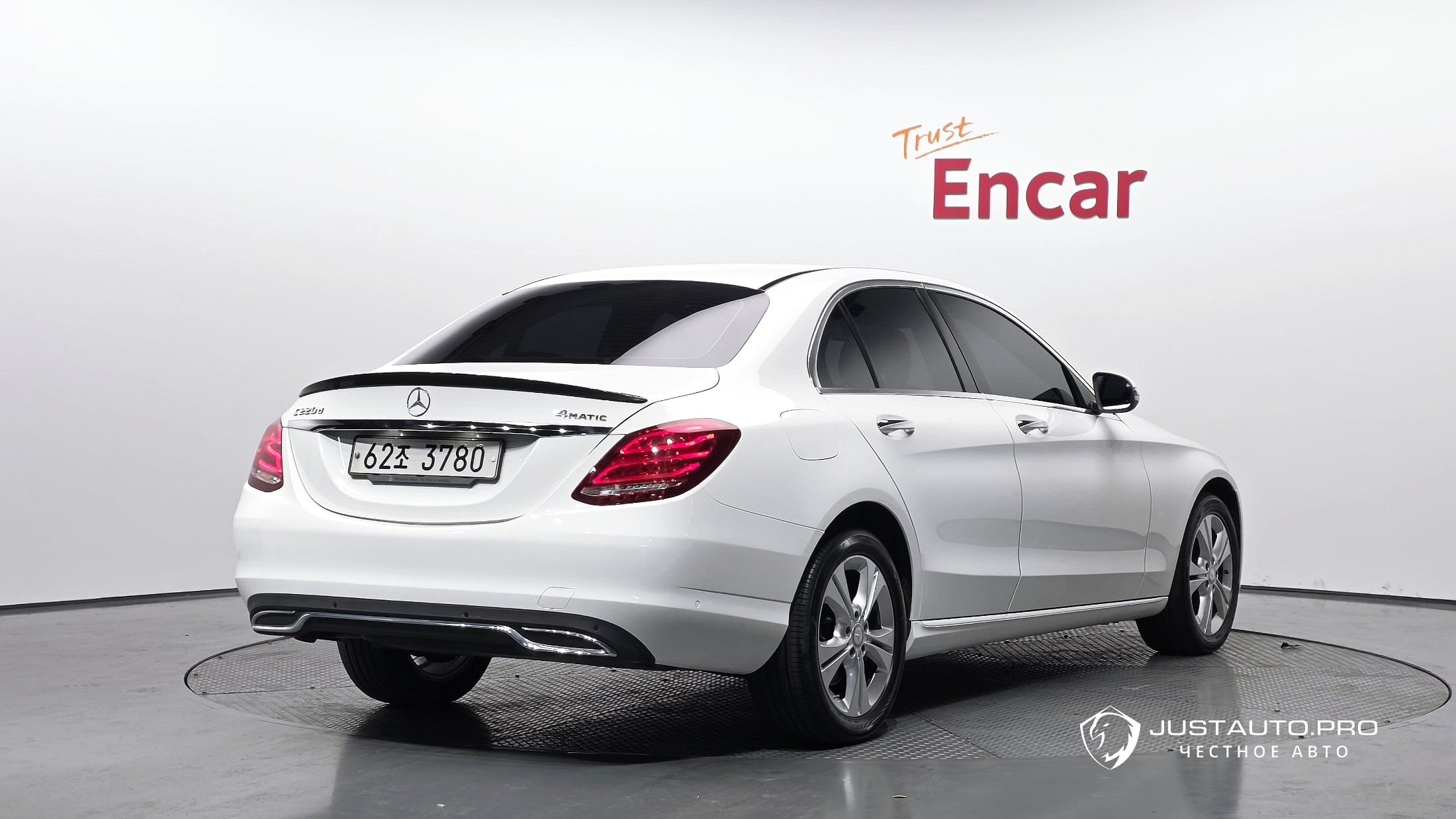 Автомобиль Mercedes-Benz C-Class