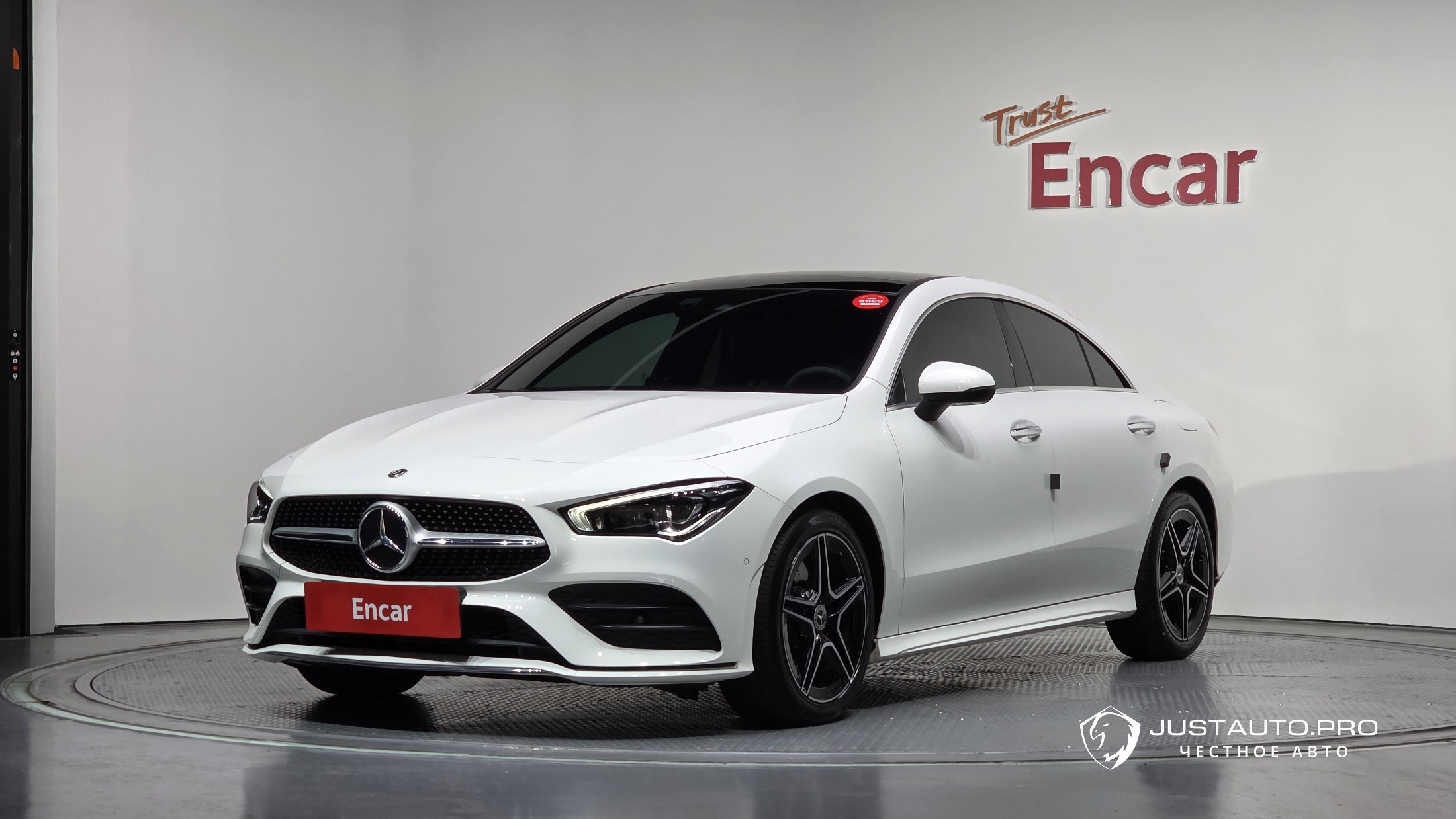 Автомобиль Mercedes-Benz CLA-Class