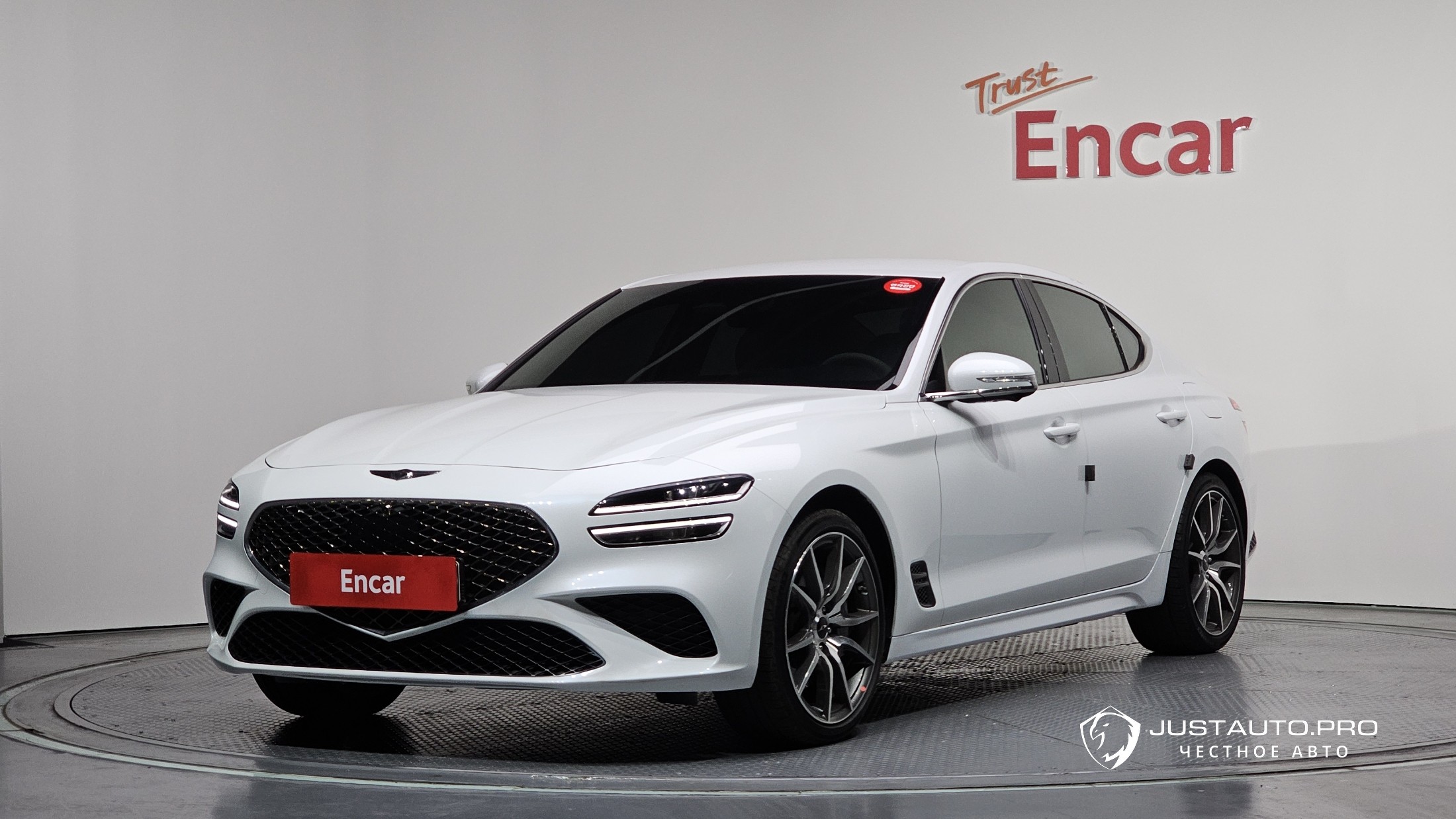 Автомобиль Genesis G70