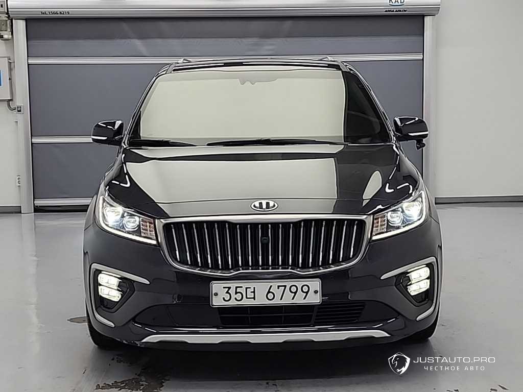 Автомобиль Kia Canival