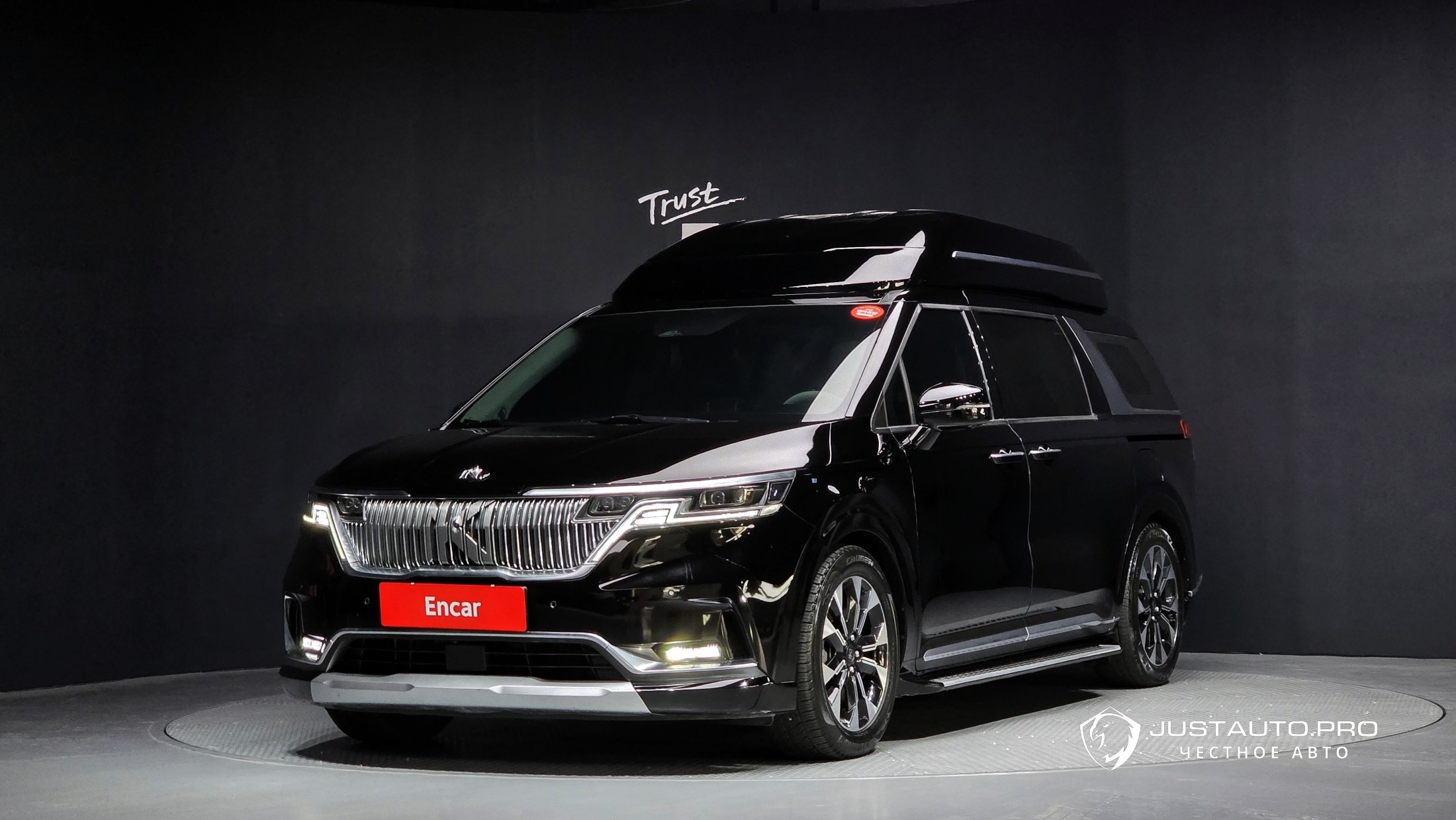 Автомобиль Kia Canival