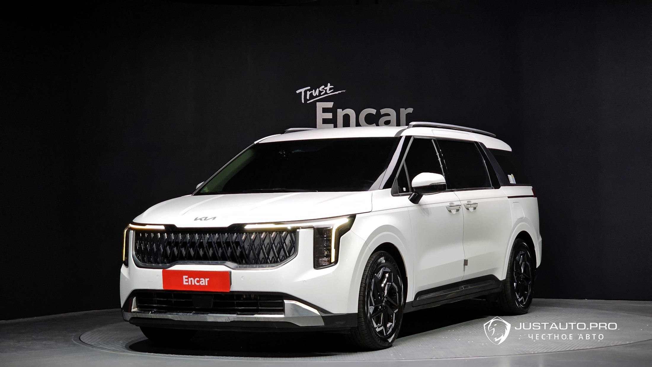 Автомобиль Kia Canival