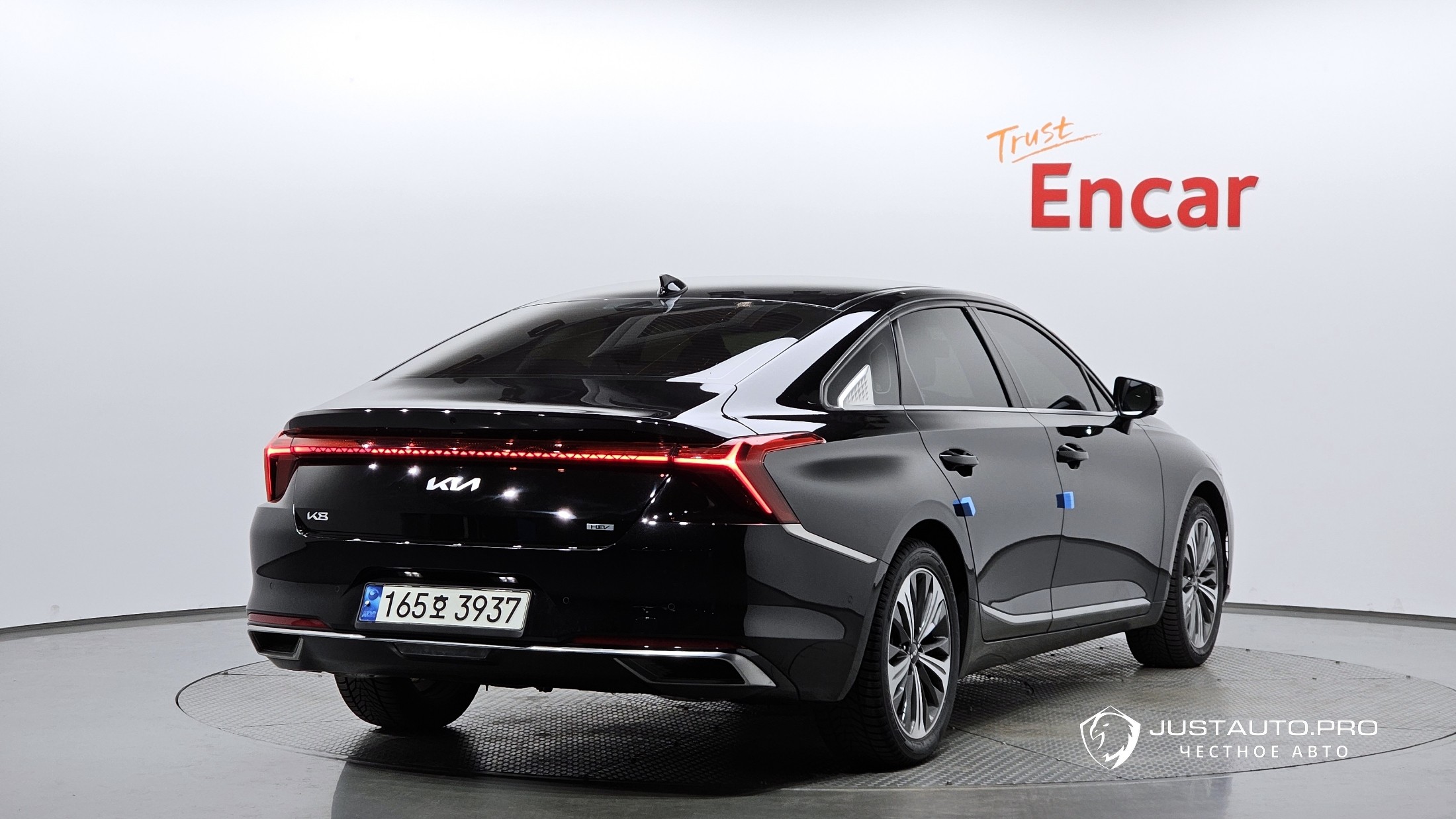 Автомобиль Kia K8