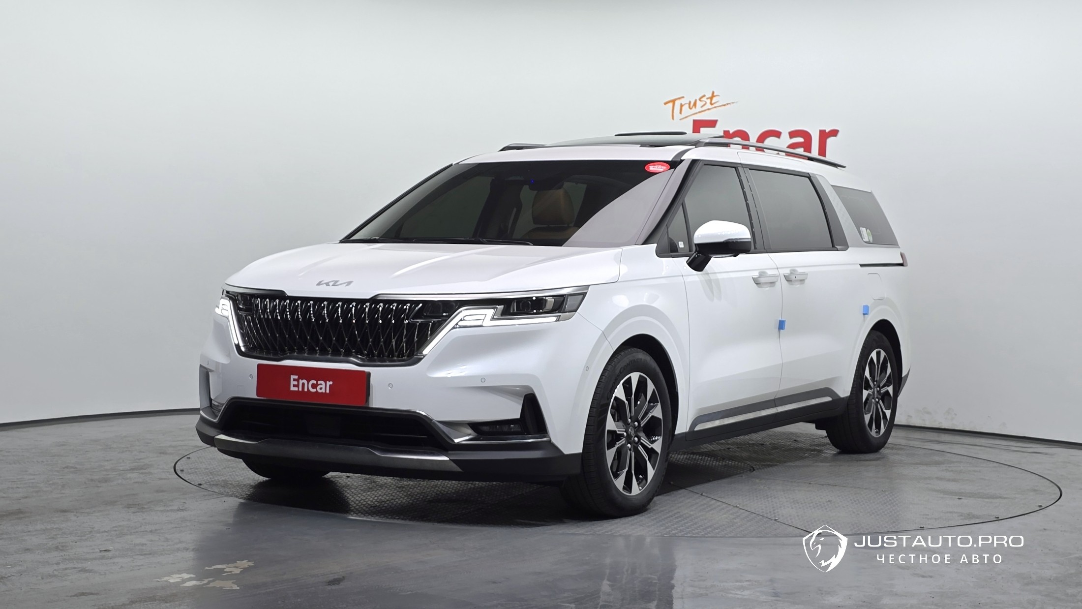 Автомобиль Kia Canival