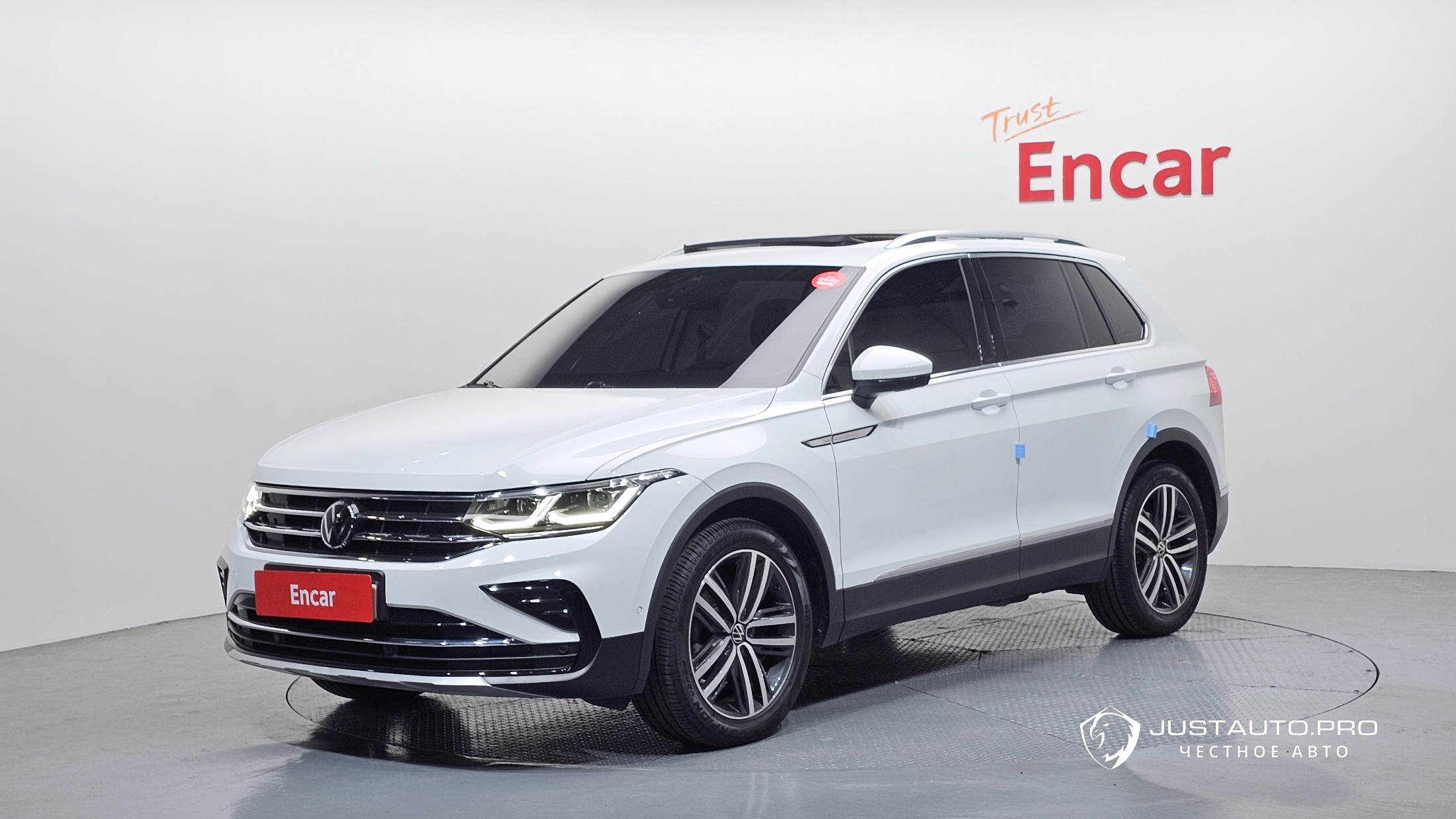 Автомобиль Volkswagen Tiguan