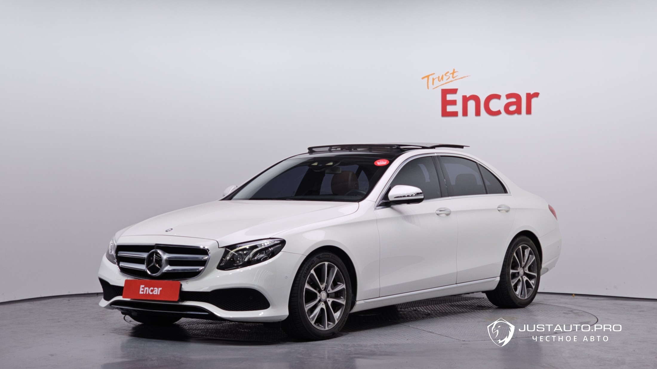 Автомобиль Mercedes-Benz E-Class