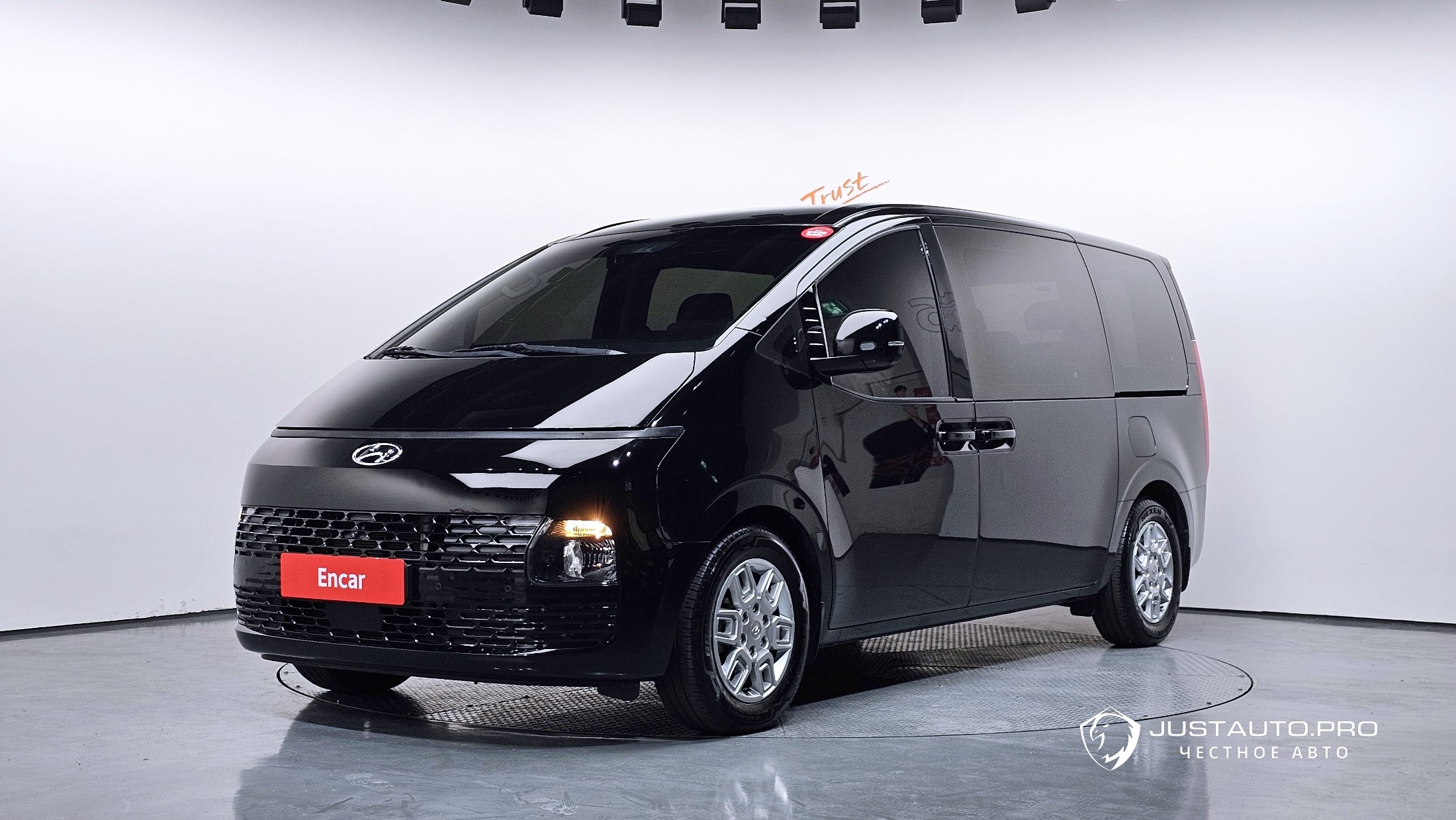 Автомобиль Hyundai Staria