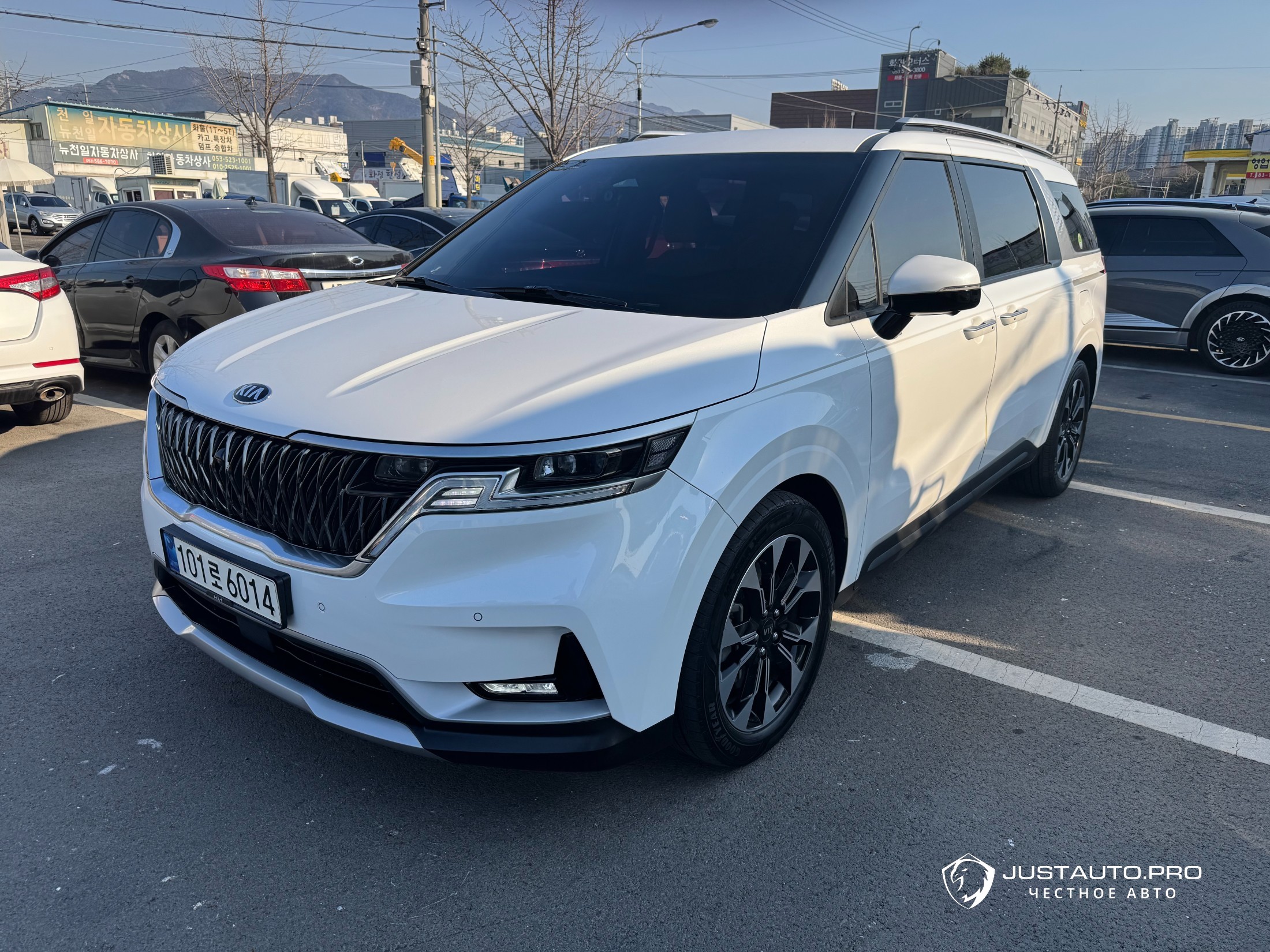 Автомобиль Kia Canival