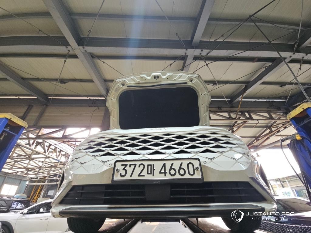 Автомобиль Kia K8