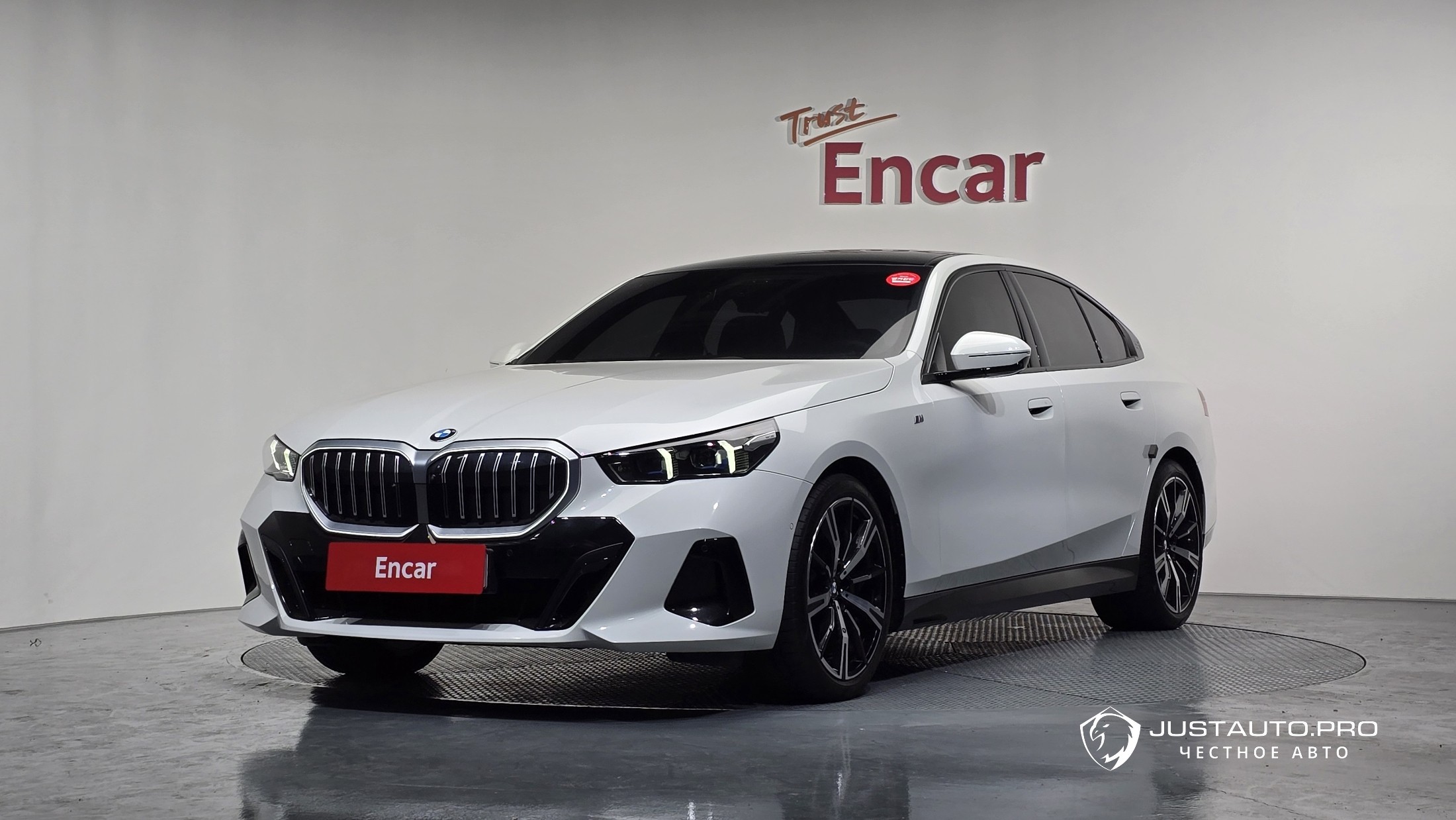 Автомобиль BMW 5-Series