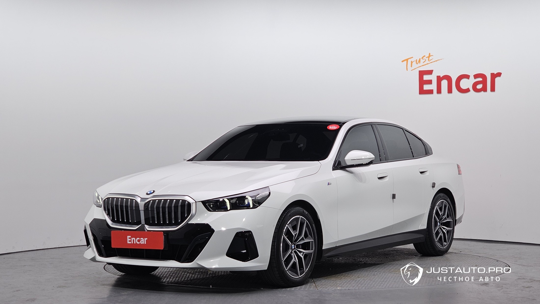 Автомобиль BMW 5-Series