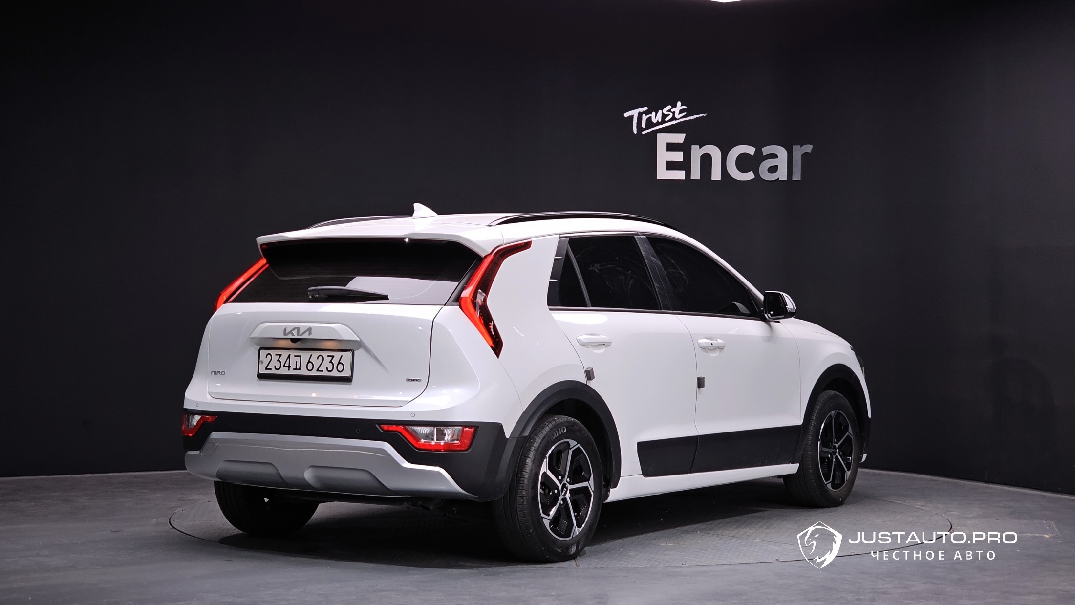 Автомобиль Kia Niro