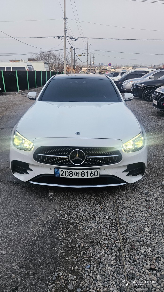 Автомобиль Mercedes-Benz E-Class