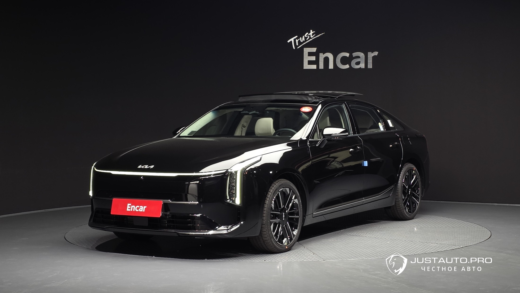 Автомобиль Kia K8