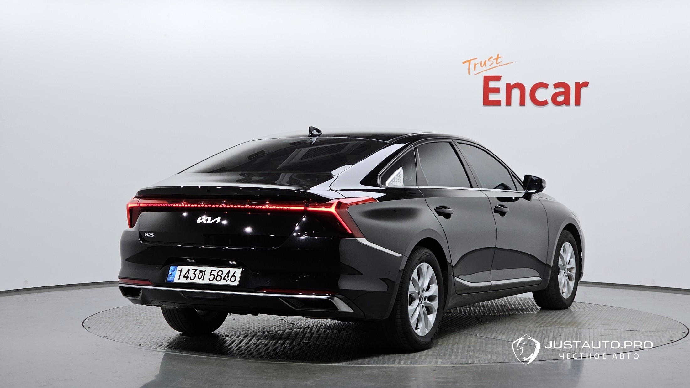 Автомобиль Kia K8