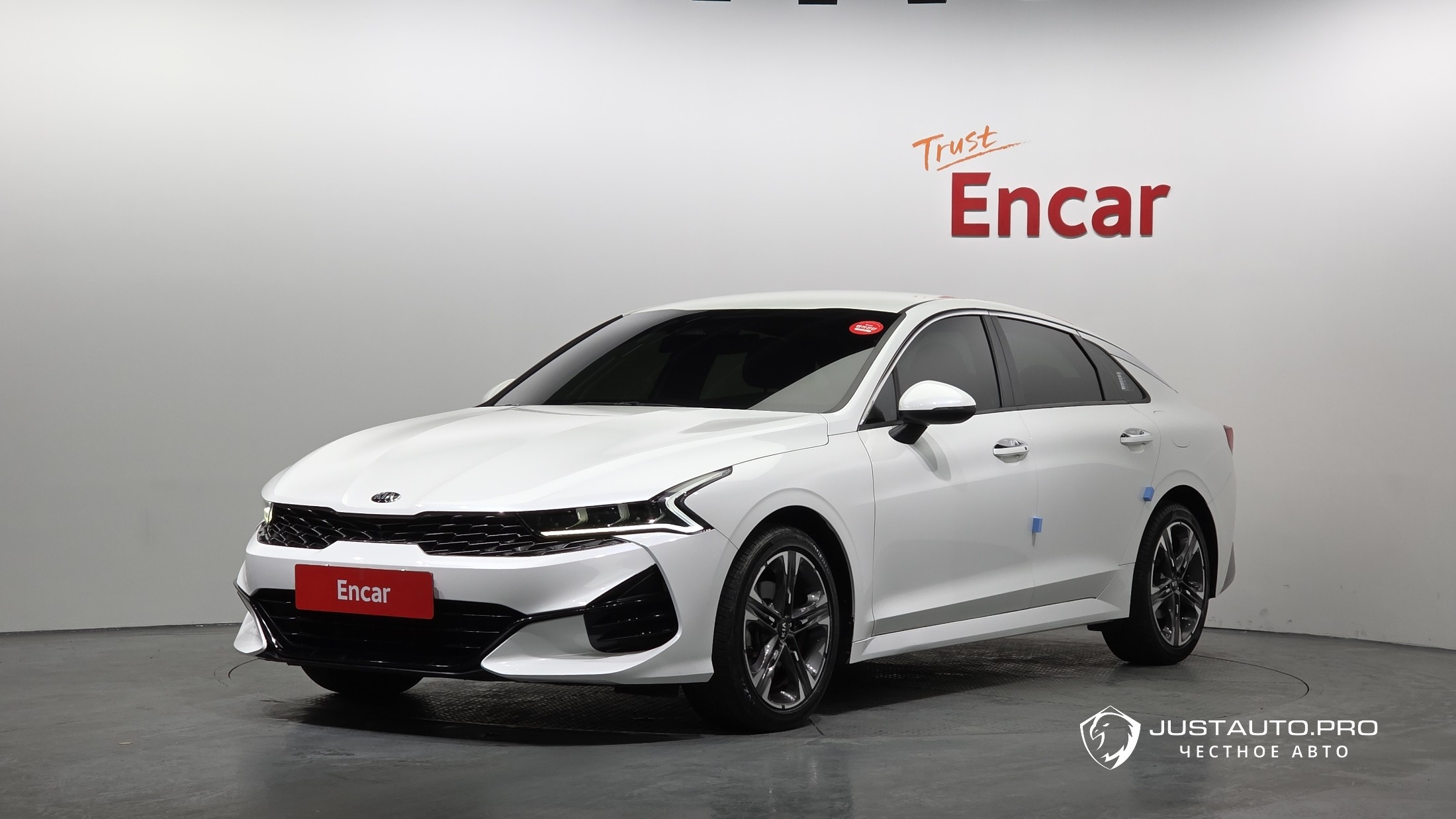 Автомобиль Kia K5