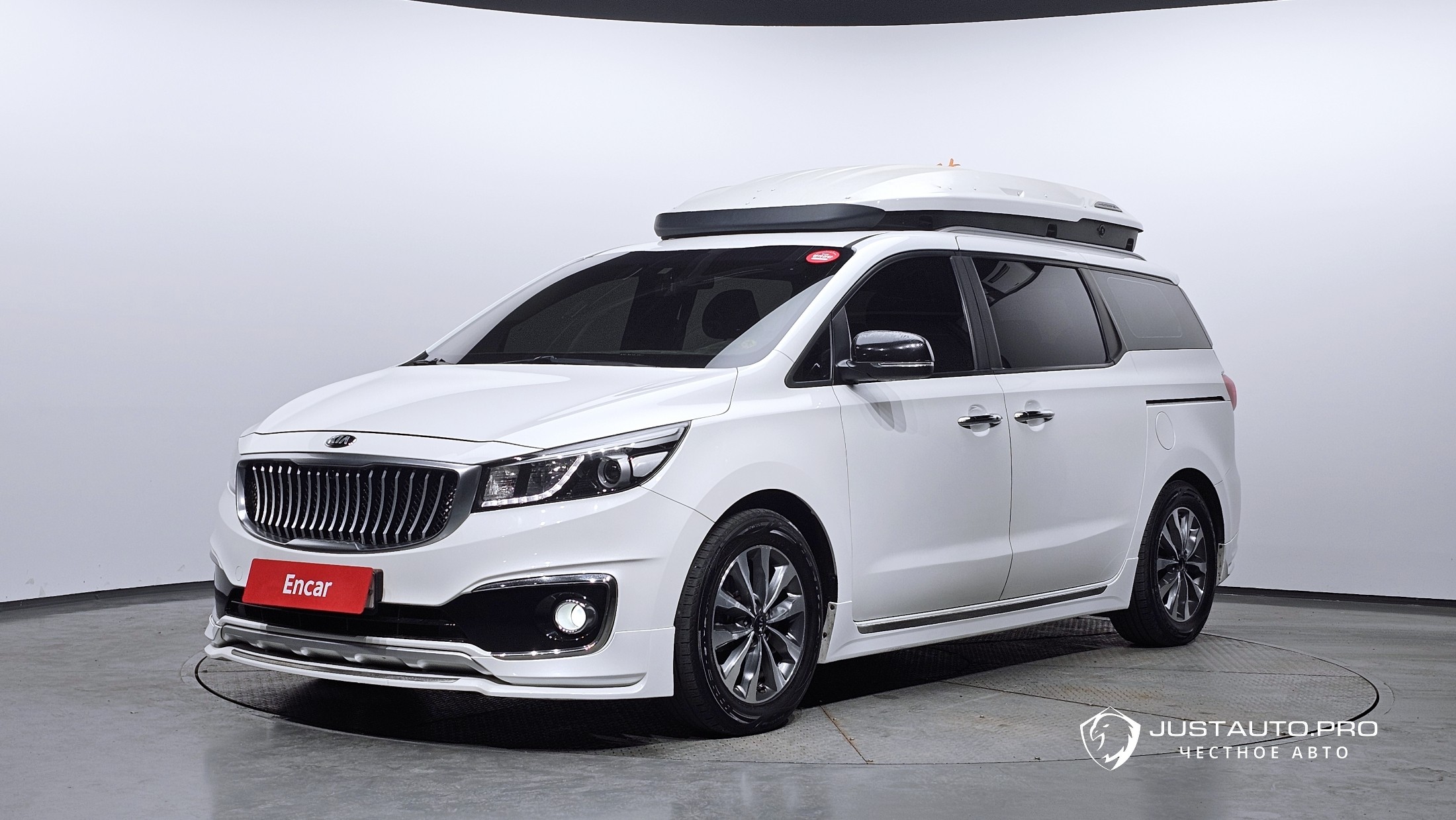 Автомобиль Kia Canival
