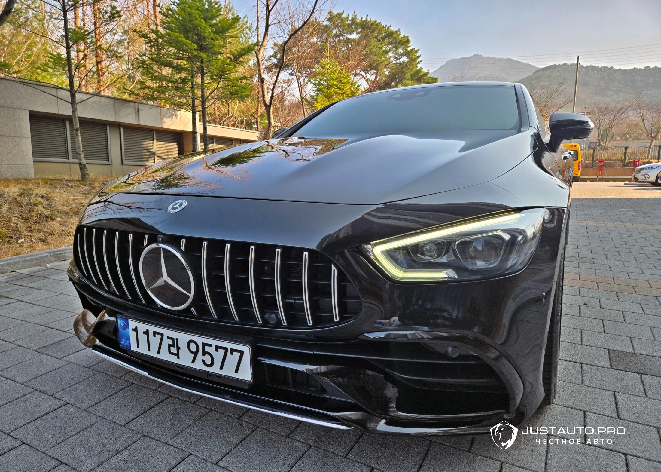 Автомобиль Mercedes-Benz AMG GT