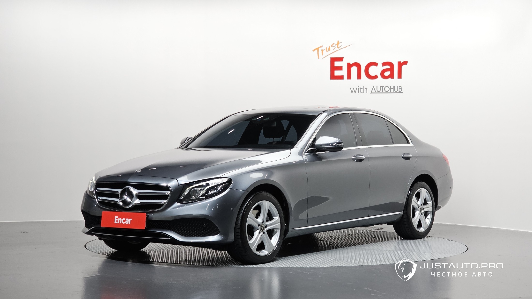 Автомобиль Mercedes-Benz E-Class