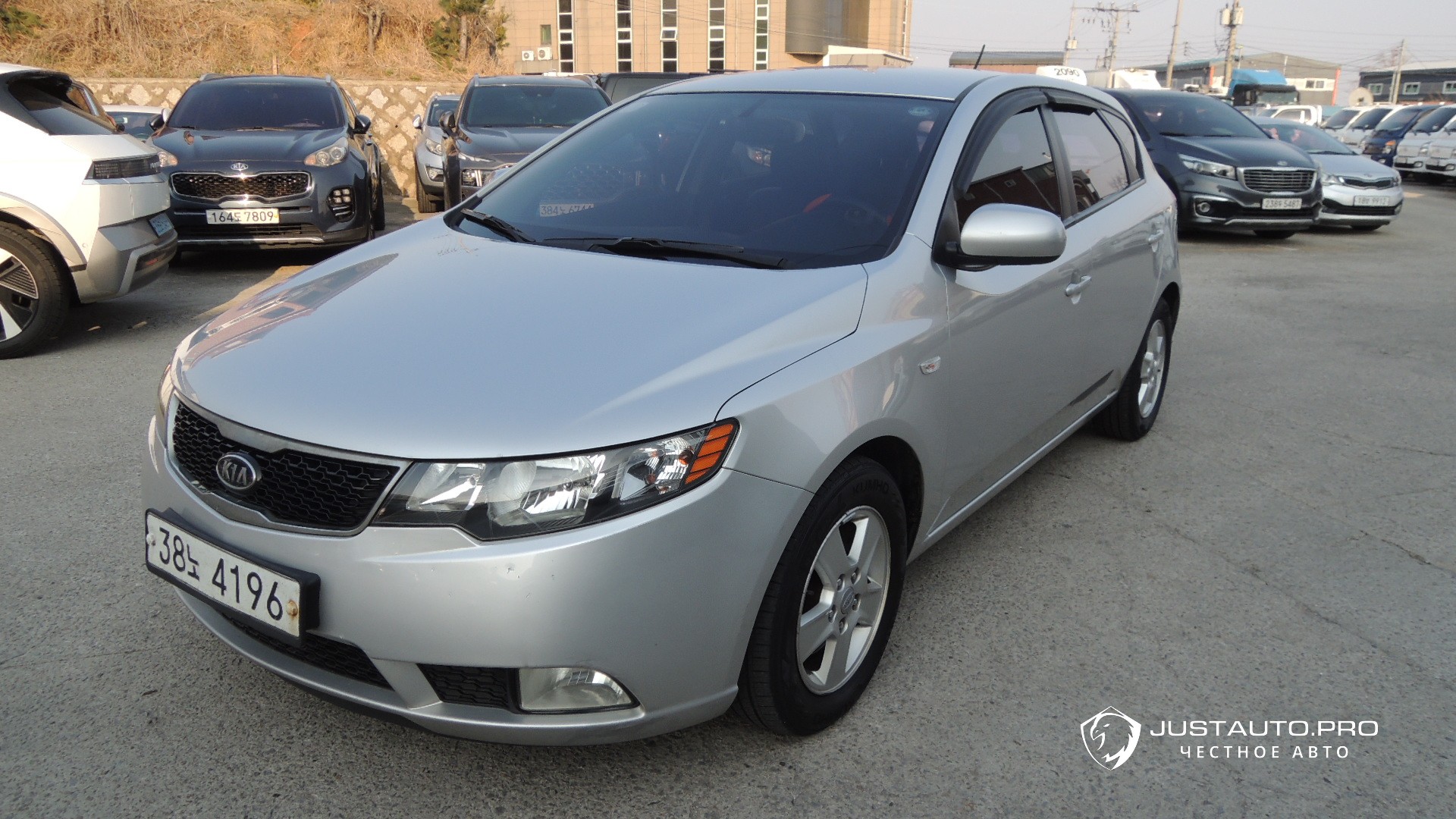 Автомобиль Kia Porte