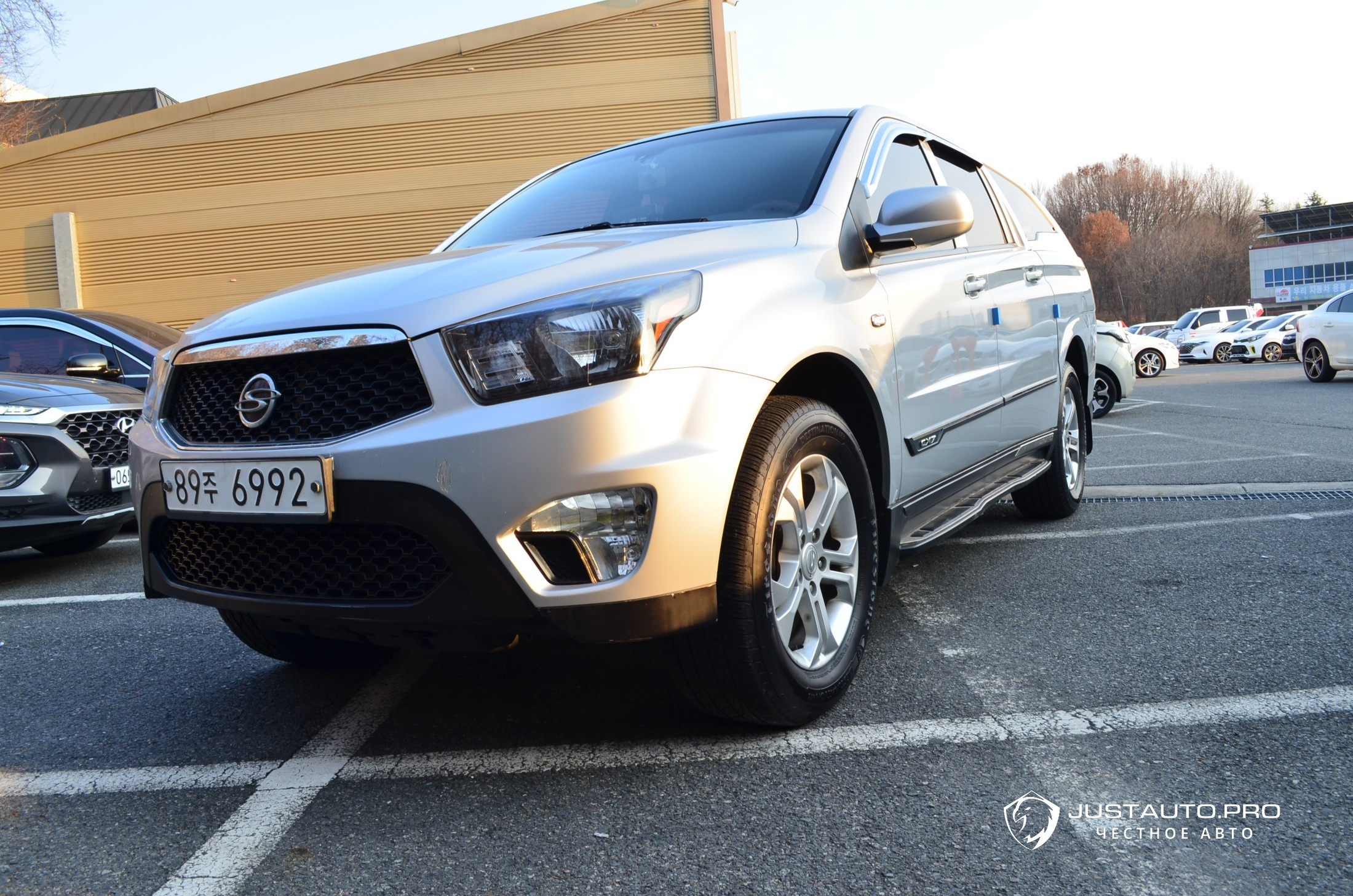 Автомобиль KG_Mobility_Ssangyong KORANDO
