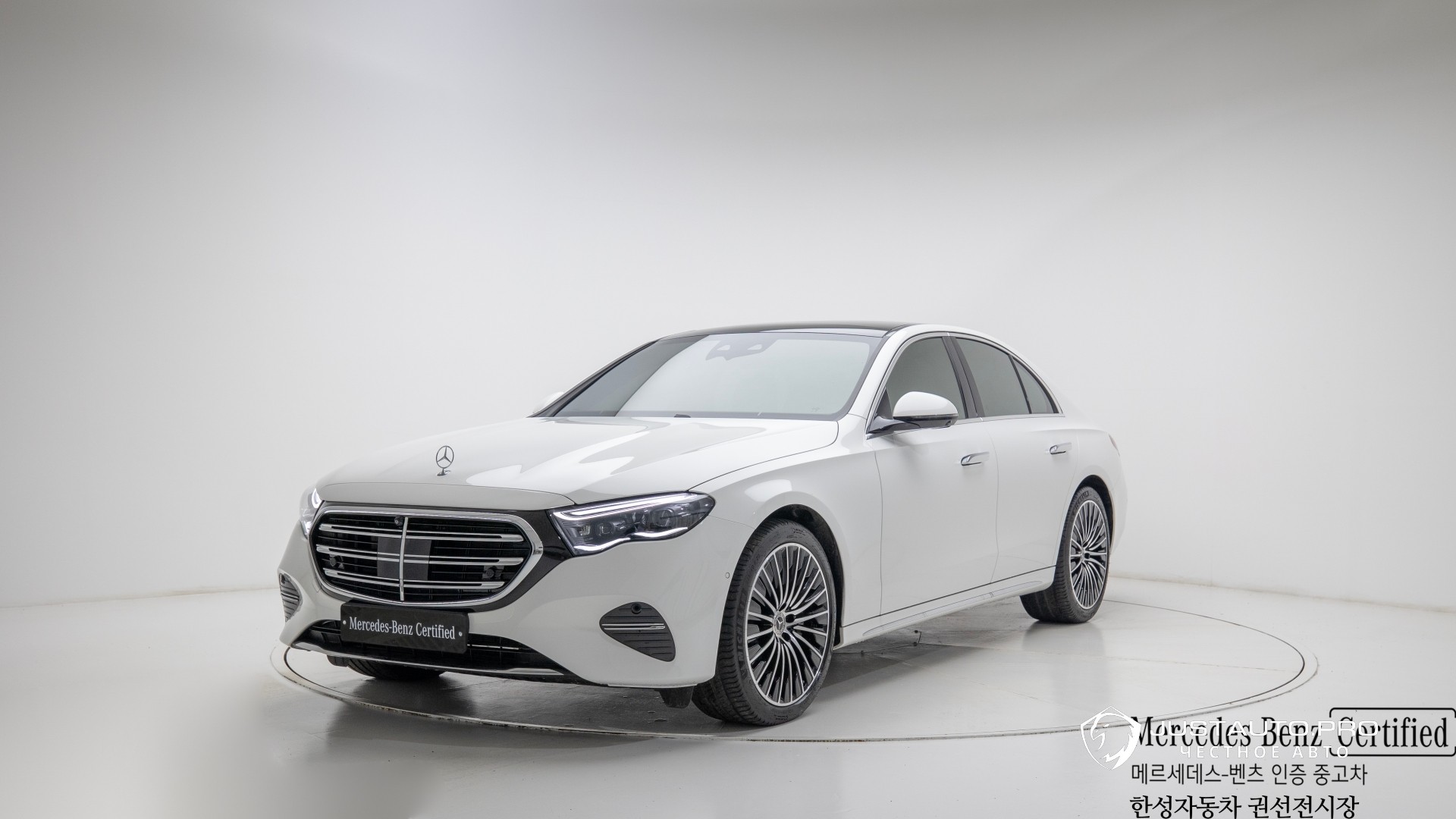 Автомобиль Mercedes-Benz E-Class