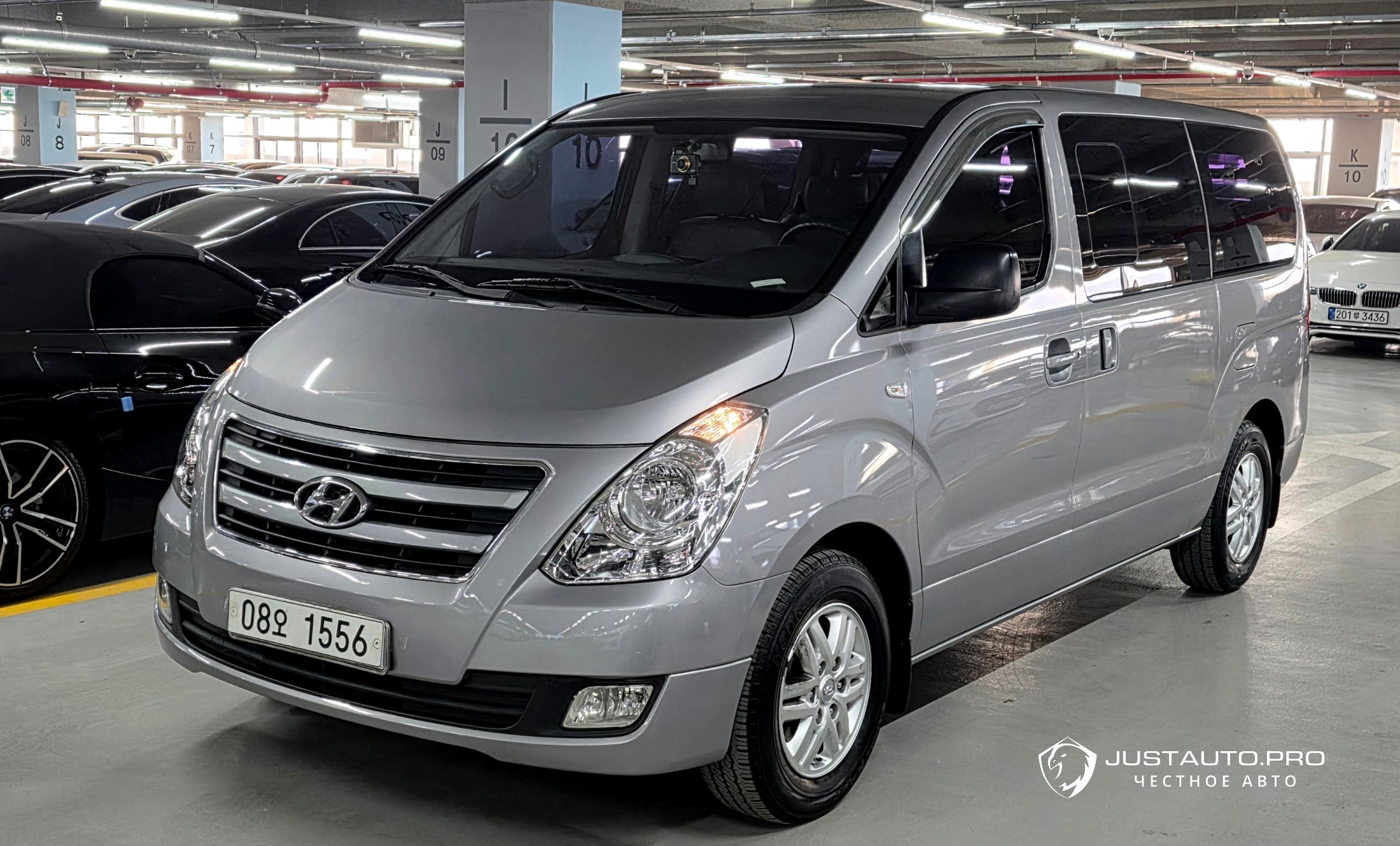 Автомобиль Hyundai Starex