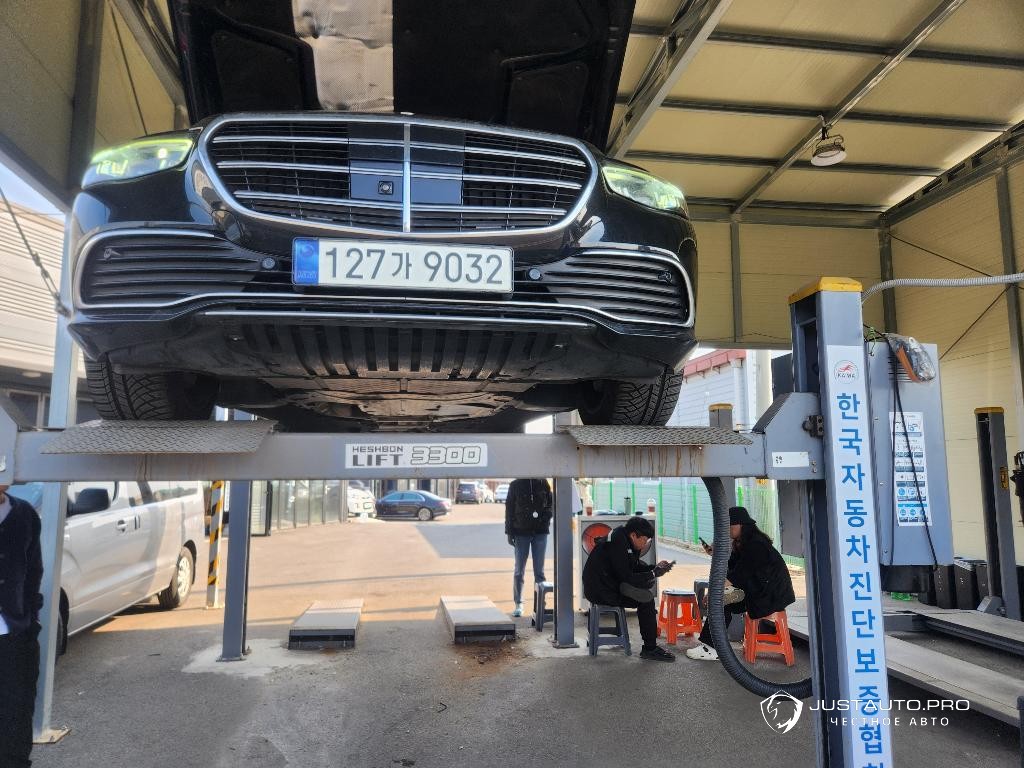 Автомобиль Mercedes-Benz S-Class