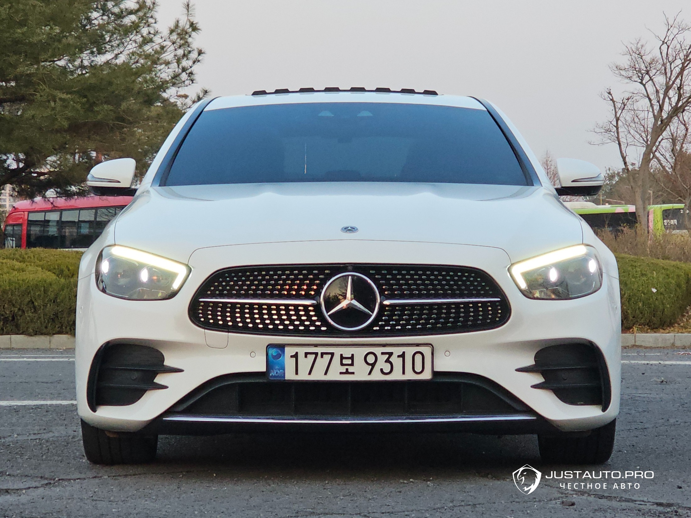 Автомобиль Mercedes-Benz E-Class