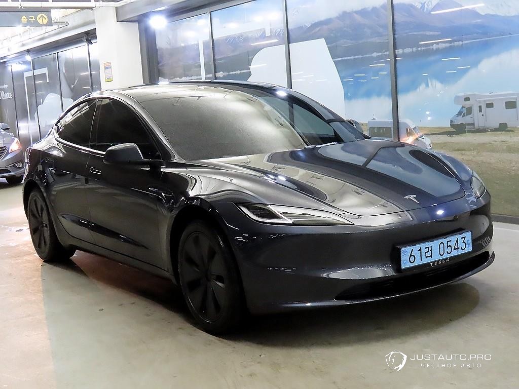 Автомобиль Tesla Model 3