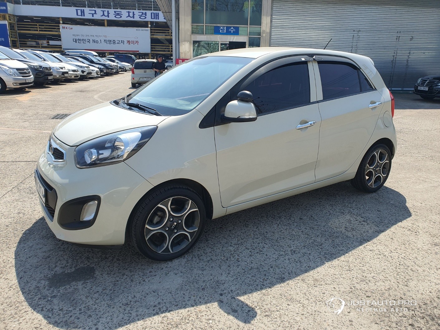 Автомобиль Kia morning