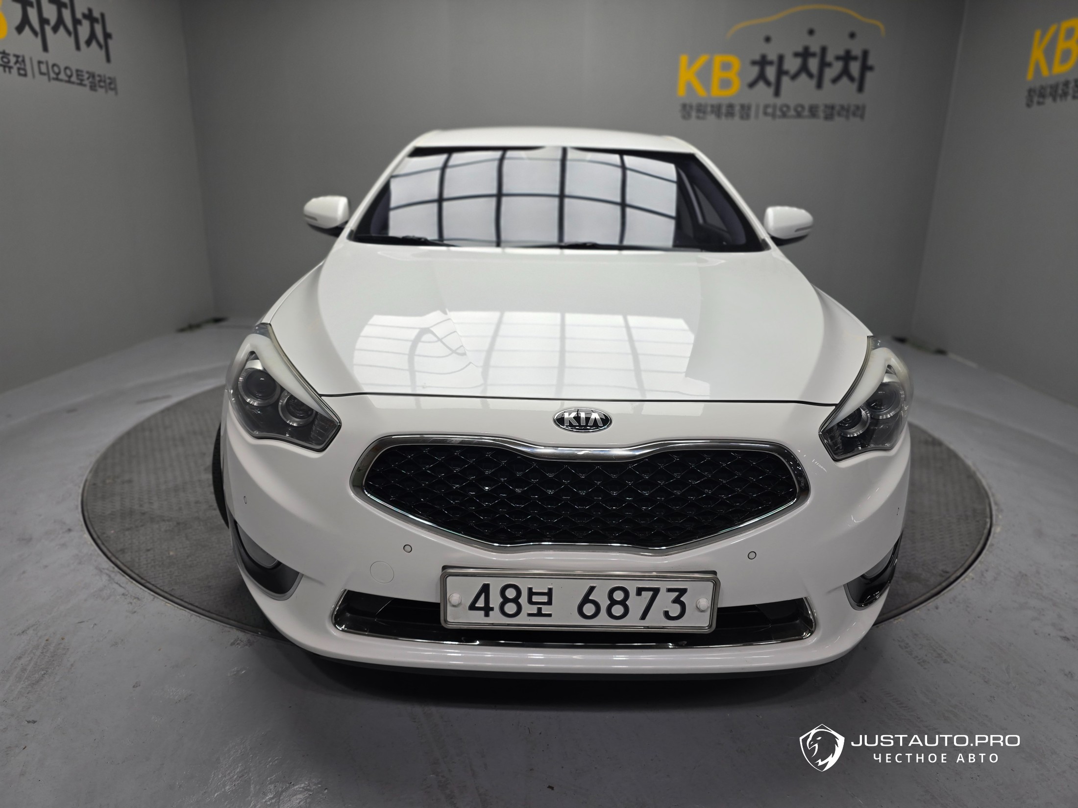 Автомобиль Kia K7