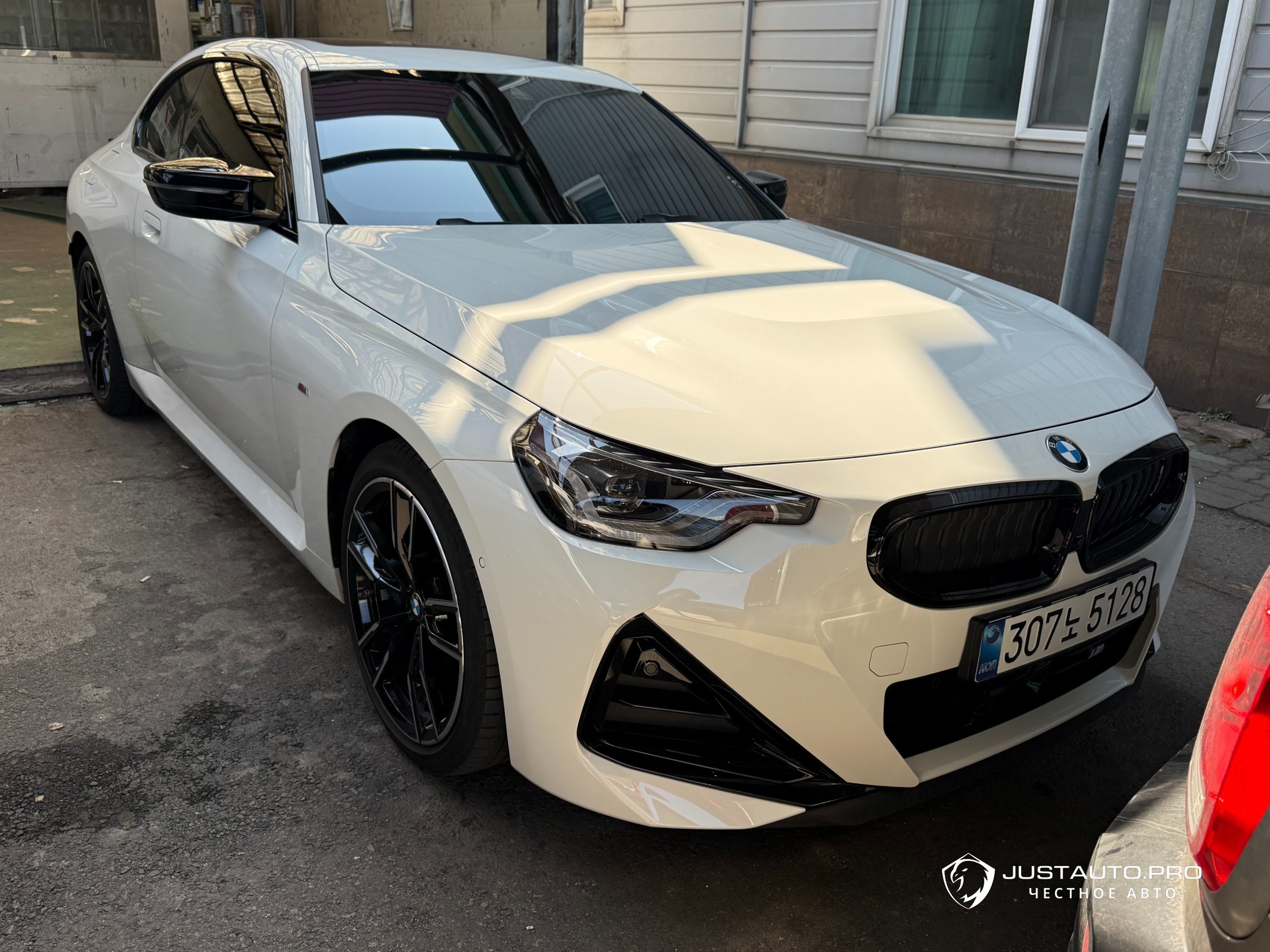 Автомобиль BMW 2-Series