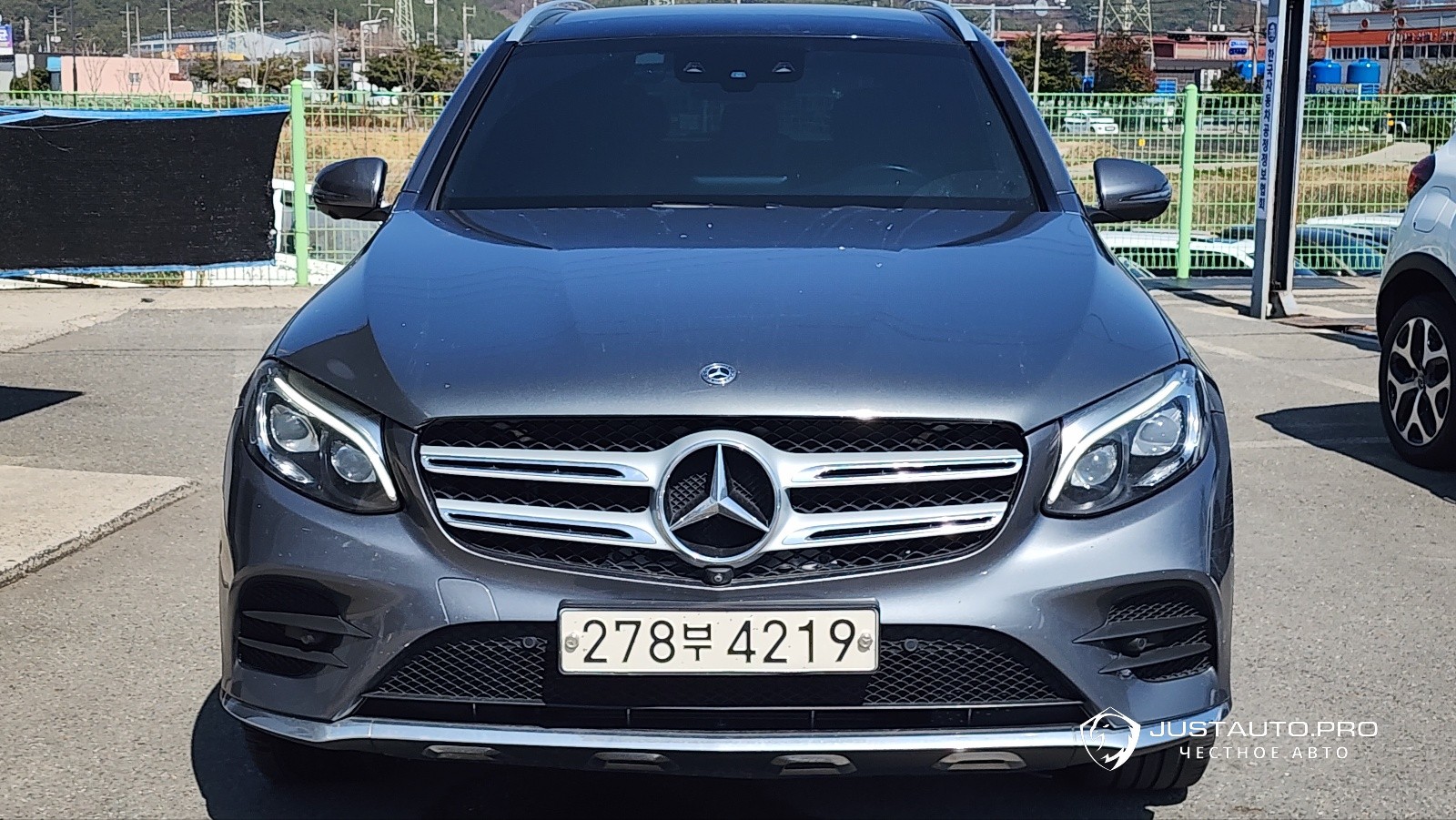 Автомобиль Mercedes-Benz GLC-Class