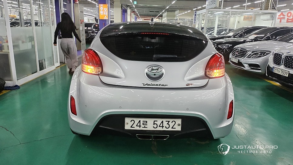 Автомобиль Hyundai Veloster