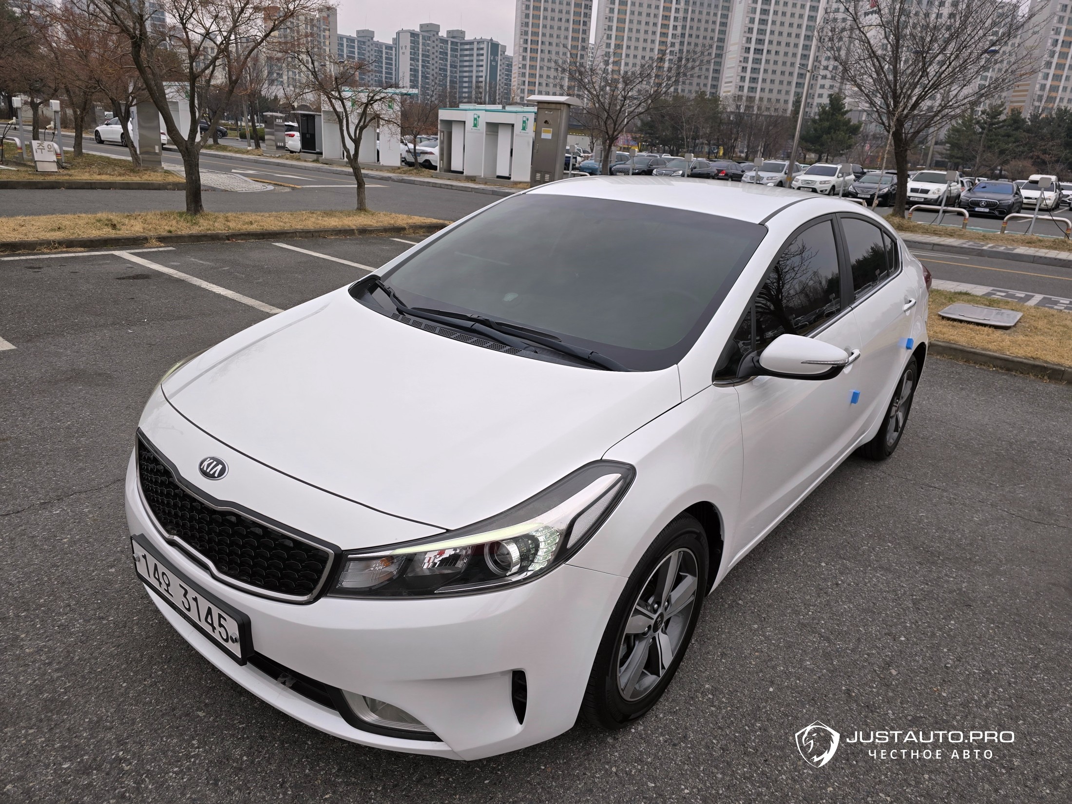 Автомобиль Kia K3