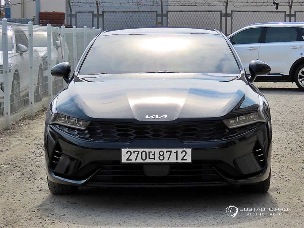 Автомобиль Kia K5