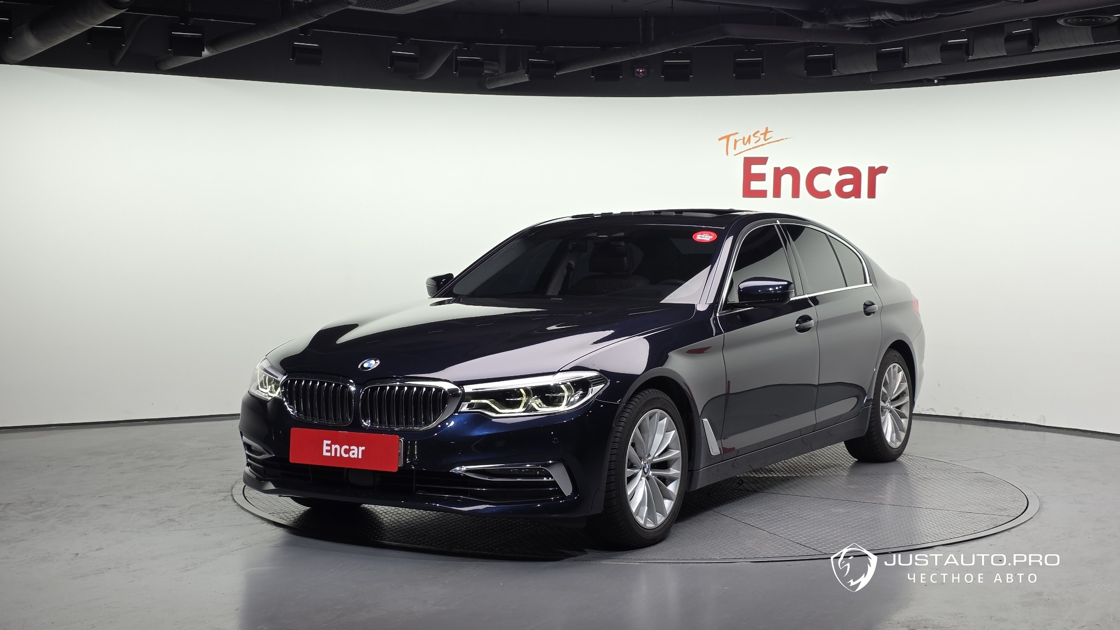 Автомобиль BMW 5-Series