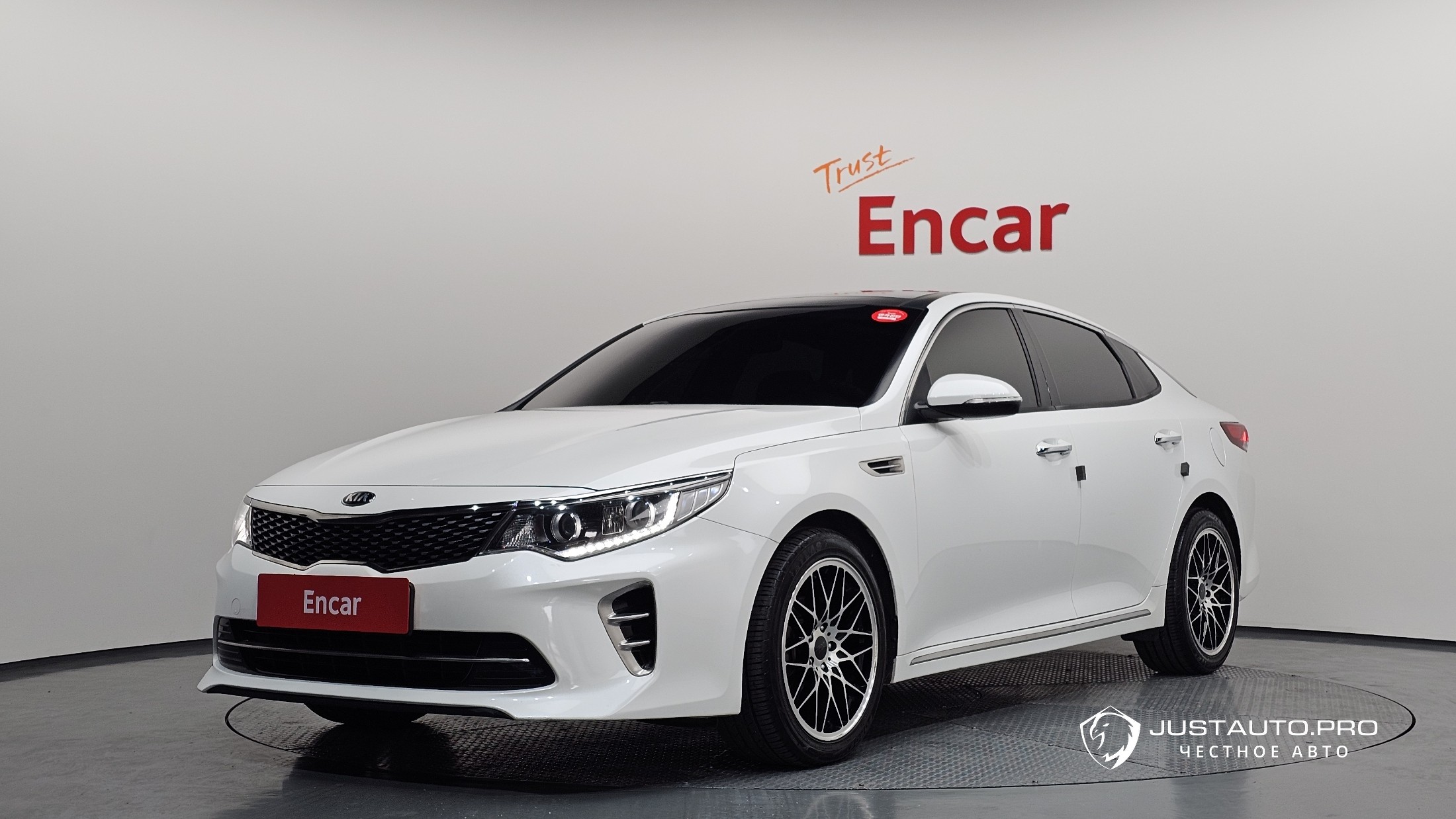 Автомобиль Kia K5