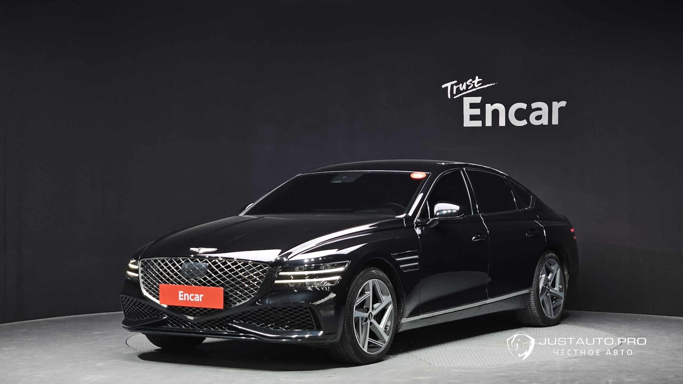 Автомобиль Genesis G80