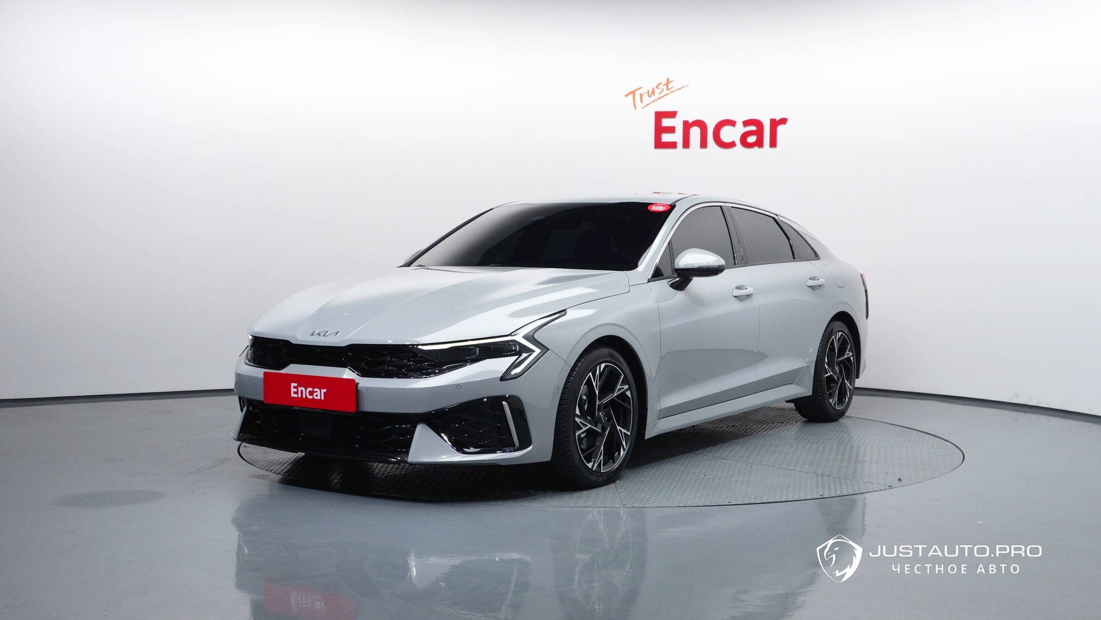 Автомобиль Kia K5