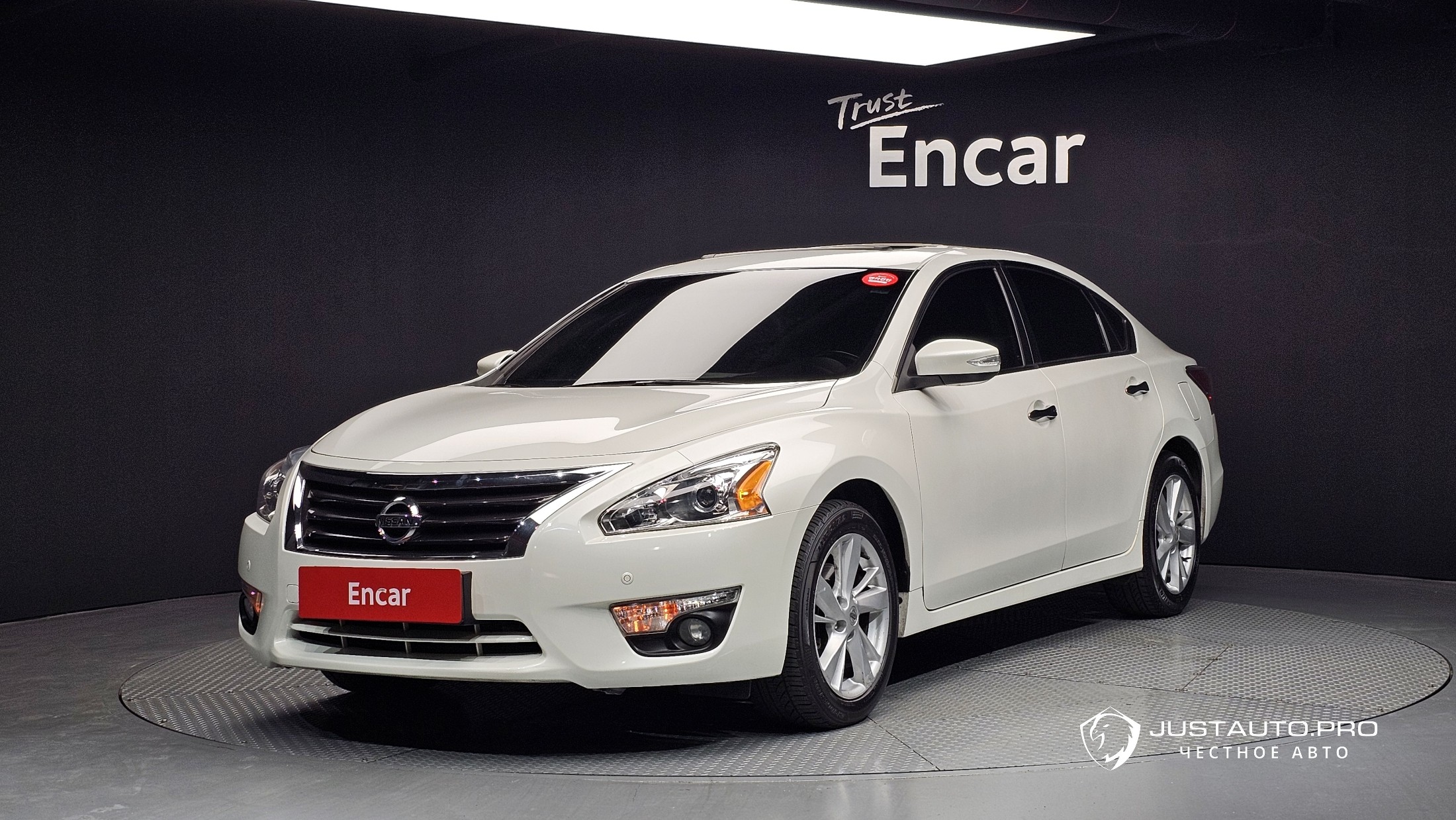 Автомобиль Nissan Altima