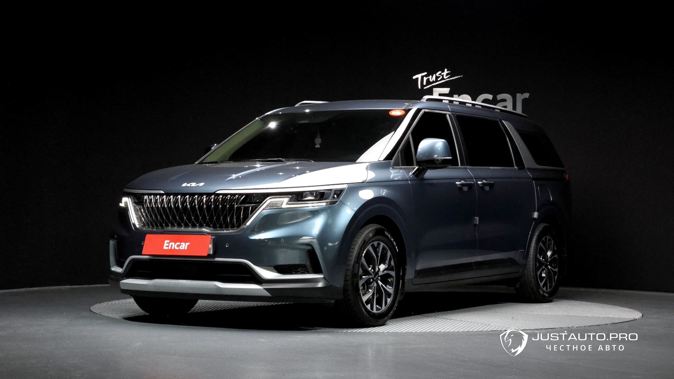 Автомобиль Kia Canival