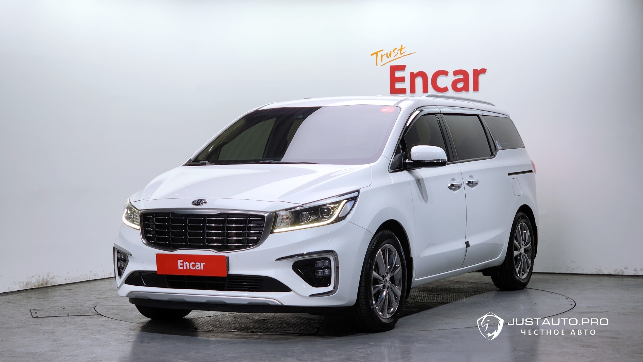 Автомобиль Kia Canival