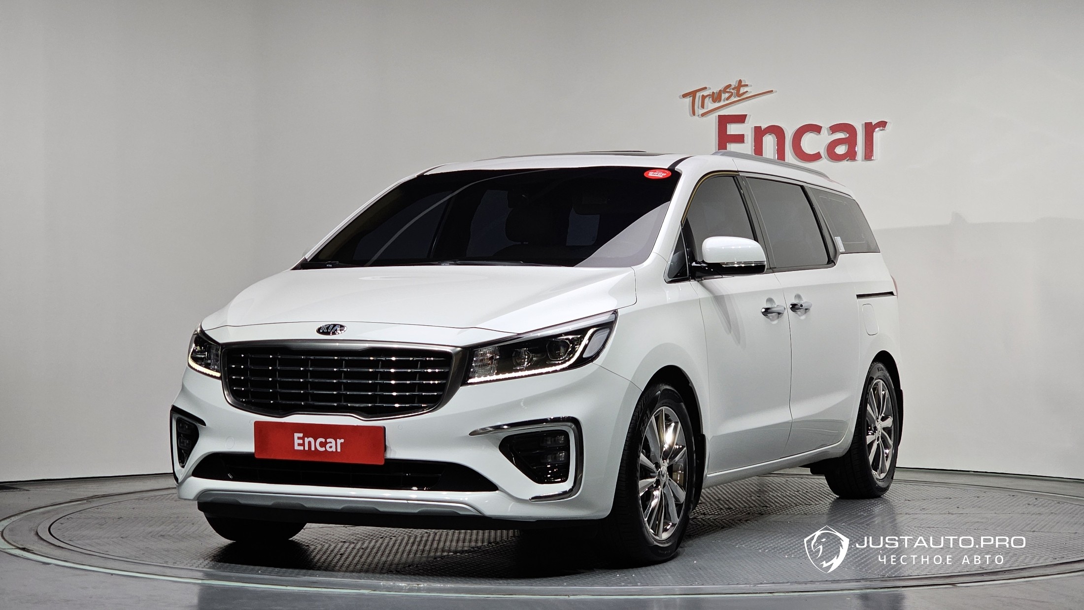 Автомобиль Kia Canival