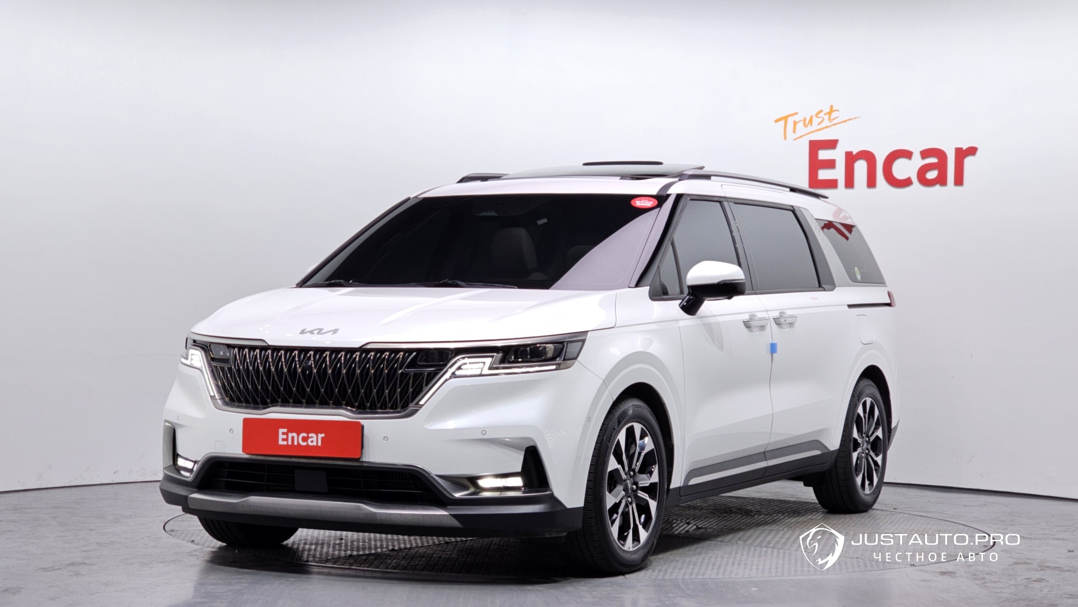 Автомобиль Kia Canival