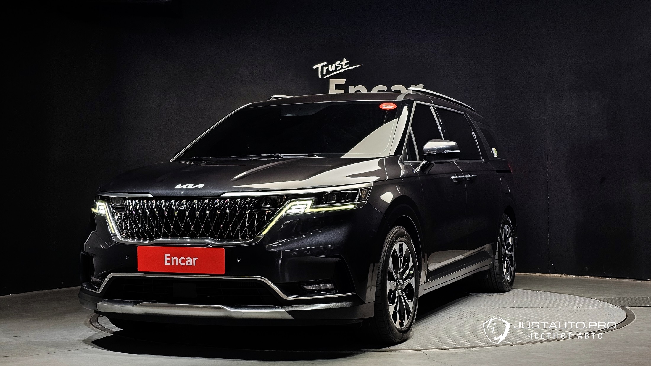 Автомобиль Kia Canival